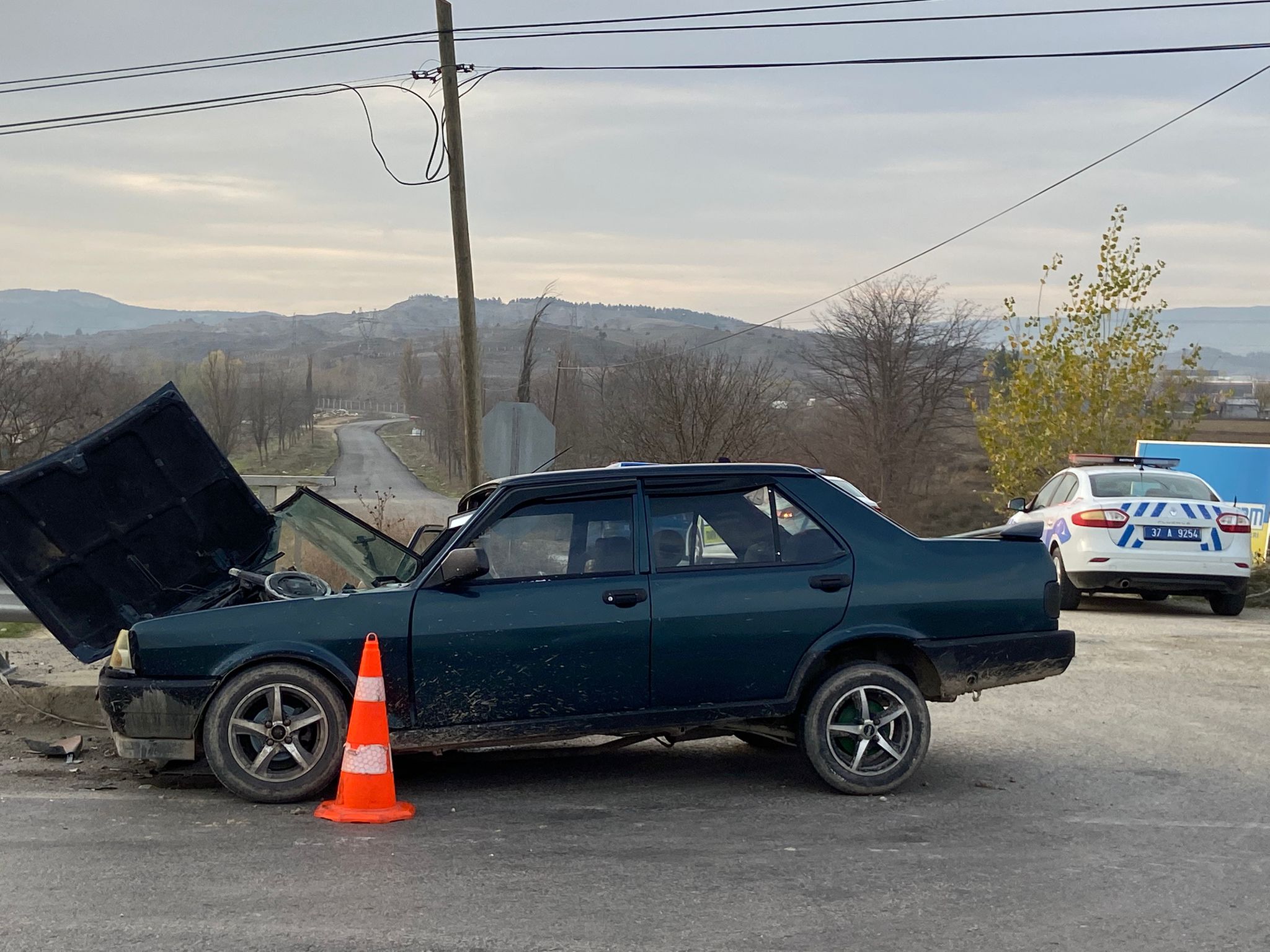 Hanönü Taşköprü Yolunda Kaza! Otomobil Köprü Demirlerine Çarptı 1 Yaralı! 16