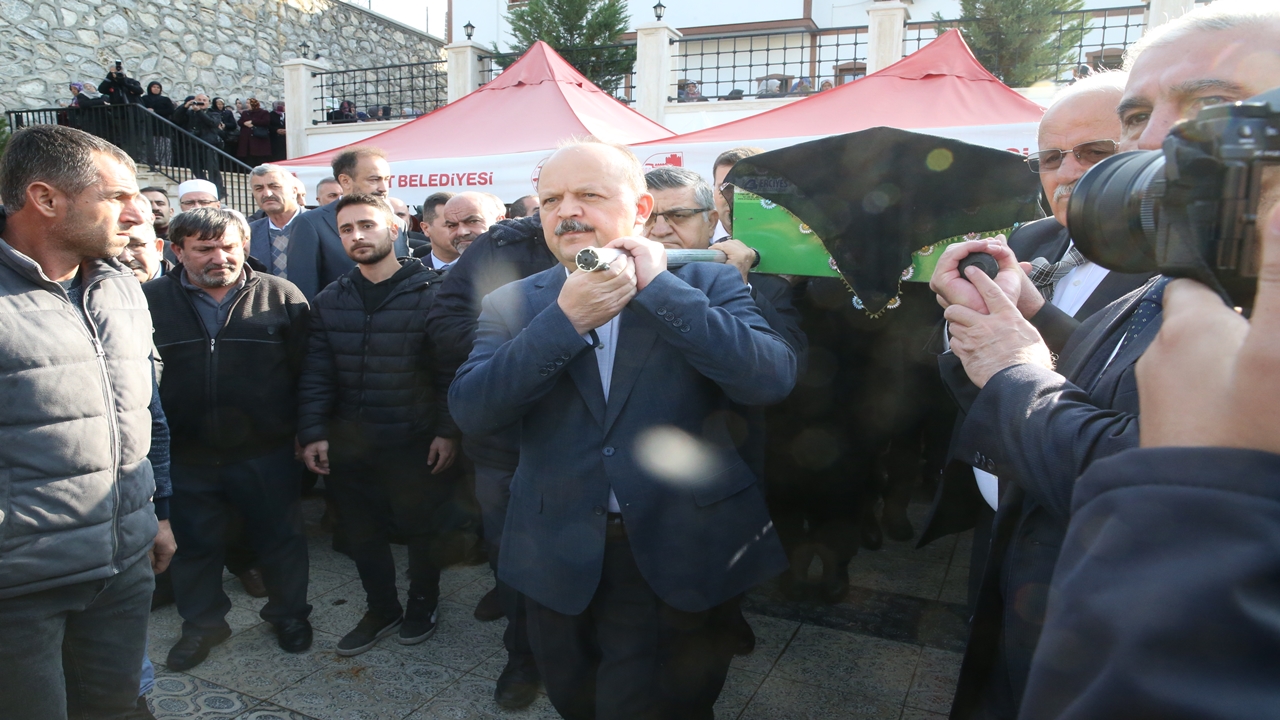 Hüseyin Arslan Vali Anne (3)