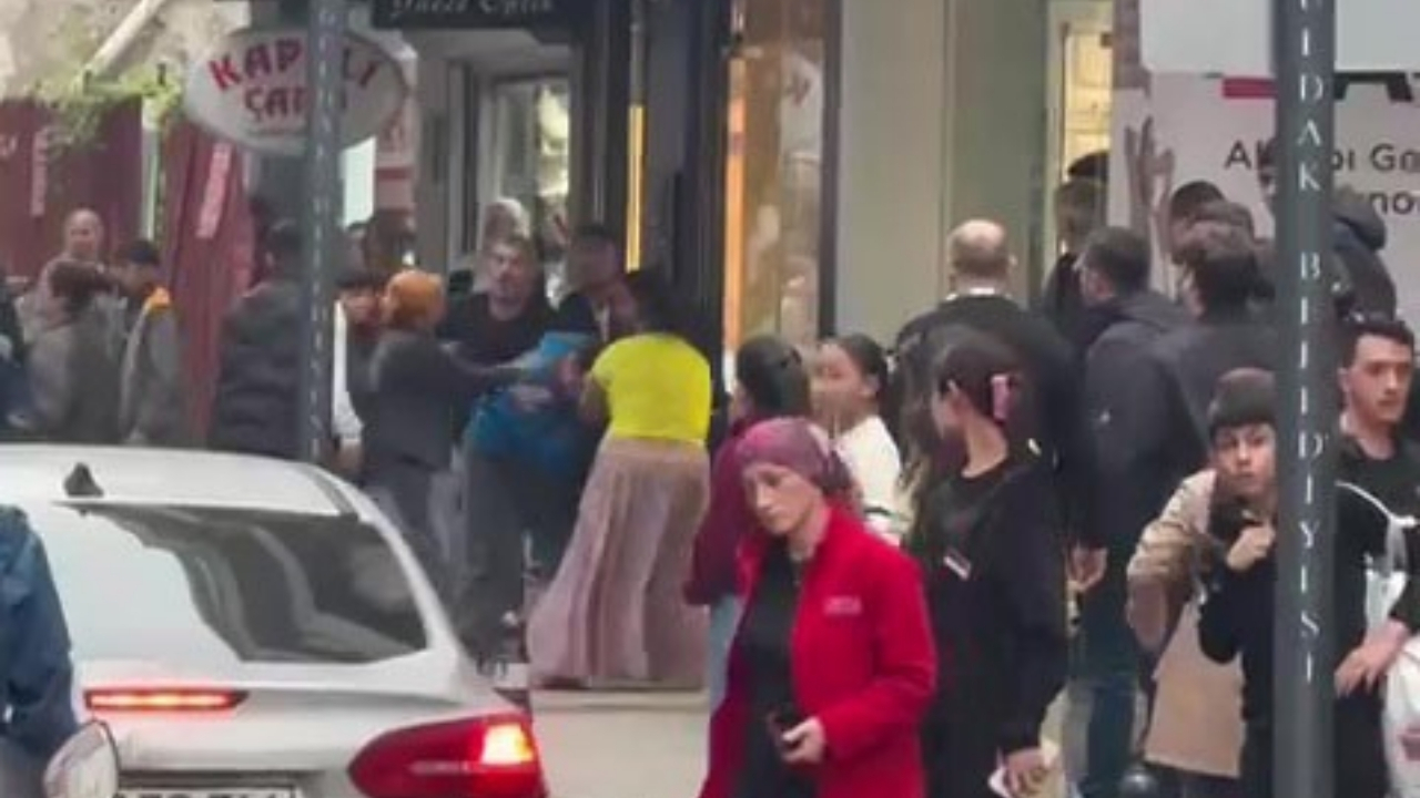 İki Grup Birbirine Girdi Polis Biber Gazıyla Müdahale Etti (2)