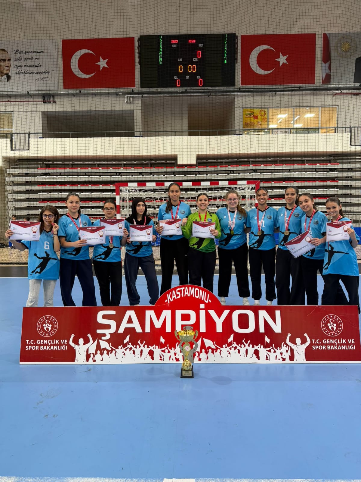 İnebolu Atatürk Ortaokulu Yıldız Erkekler Hentbol Şampiyonu Oldu 14