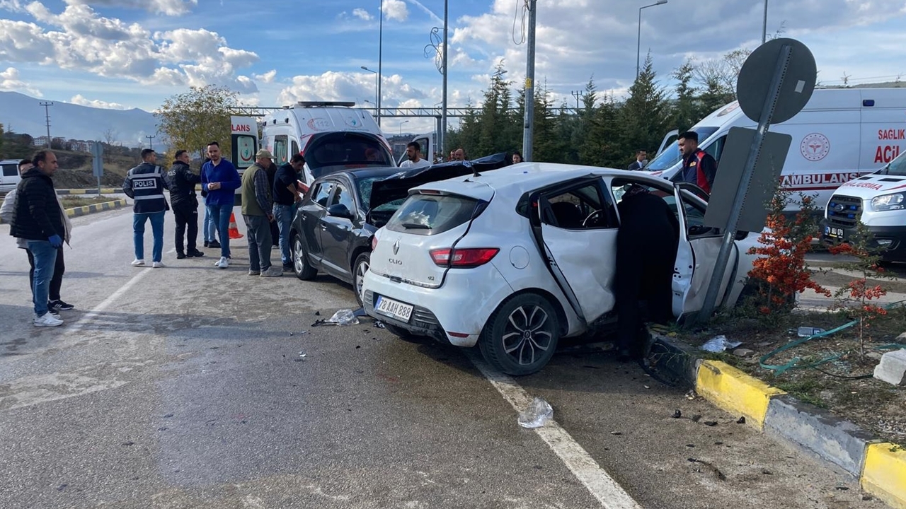 Karabük Feci Kaza 7 Yaralı (1)