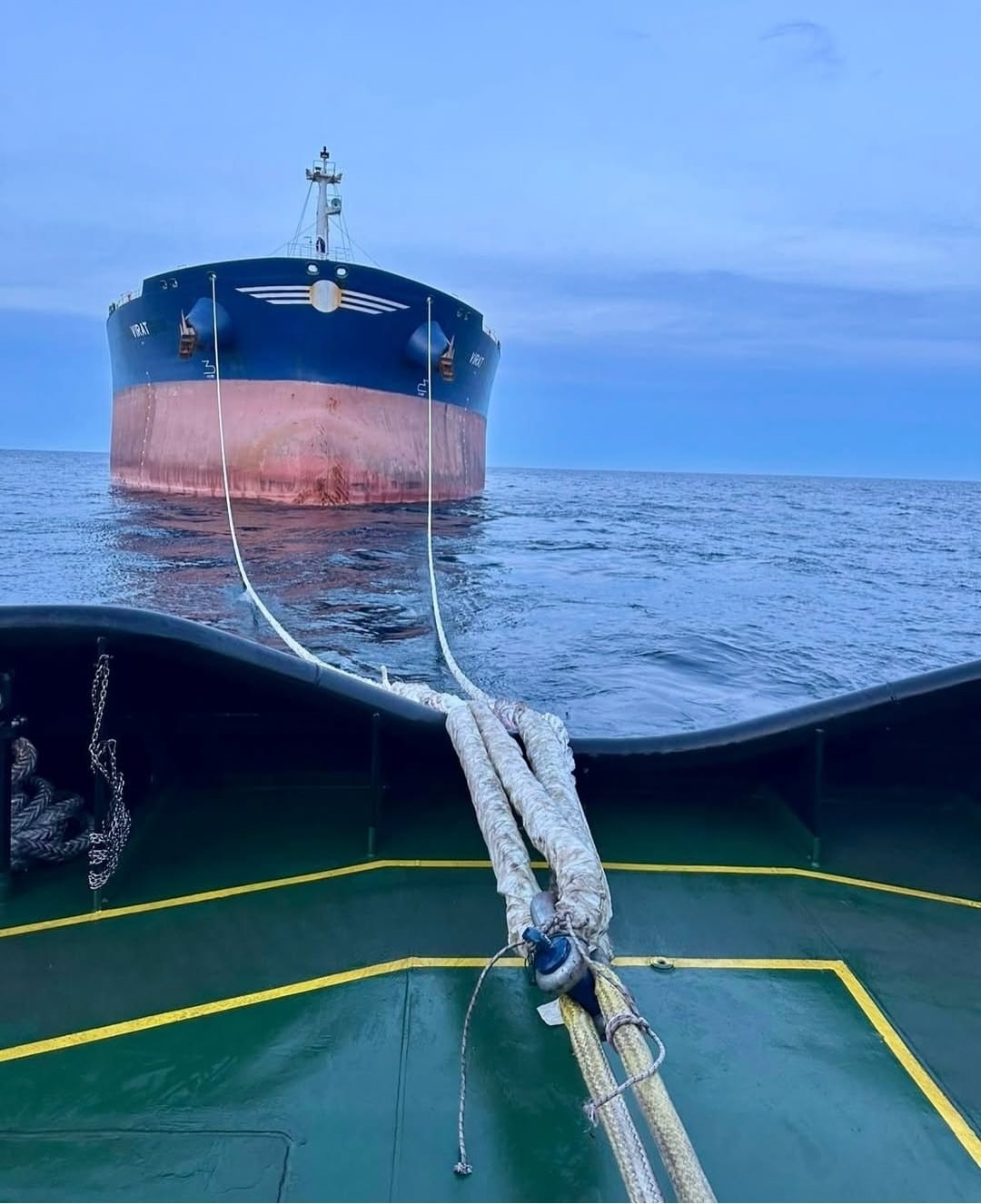 Kastamonu Açıklarında Isabet Aldı 'Virat' Isimli Gemi Türkeli'ye Çekiliyor! 6