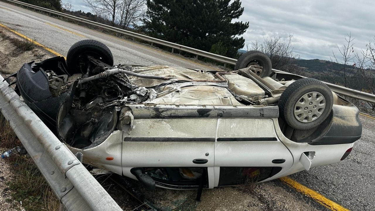 Kastamonu–Çankırı Yolunda Feci Kaza Araçta Sıkışan Yaralılar Kurtarıldı (2)