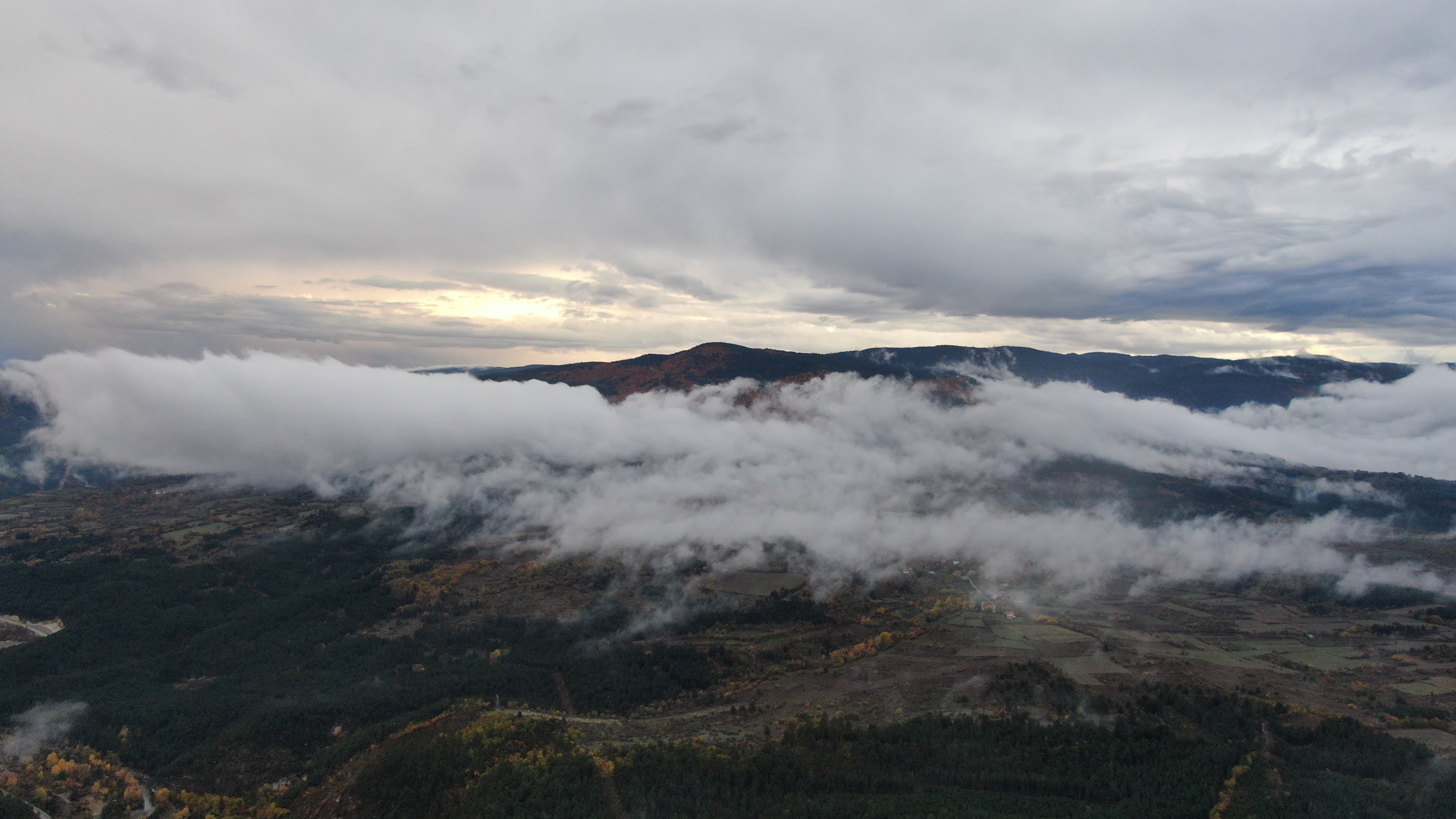 Kastamonu Yaylalarında Sis Ve Doğanın Buluşması Büyüledi 13