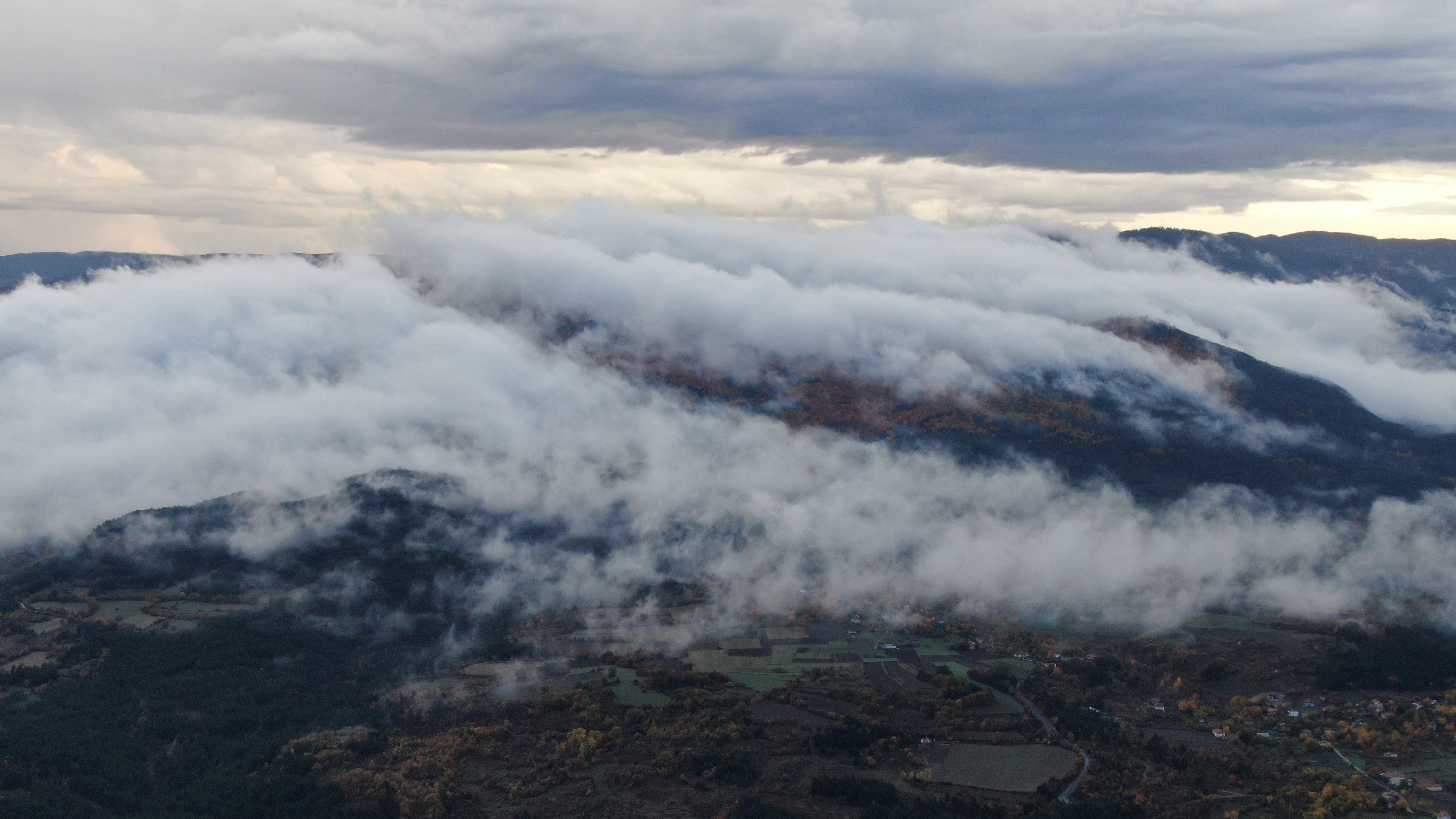 Kastamonu Yaylalarında Sis Ve Doğanın Buluşması Büyüledi 22