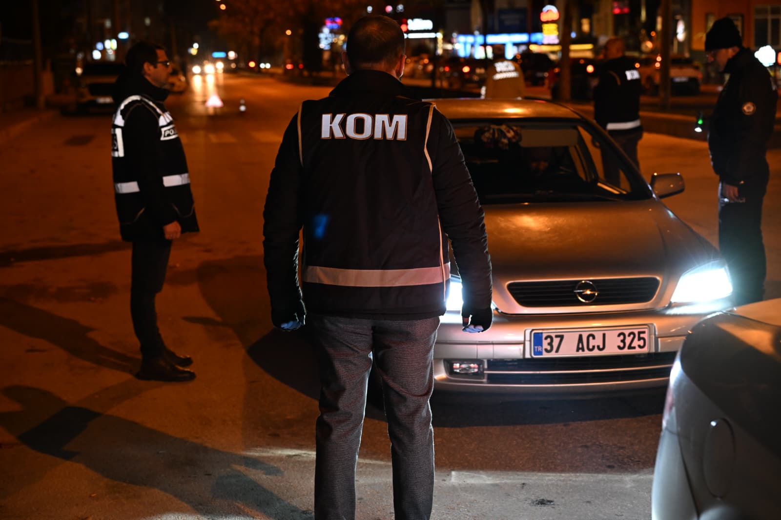 Kastamonu'da 14 Noktada Denetim Aranan 2 Şahıs Yakalandı! 8-3