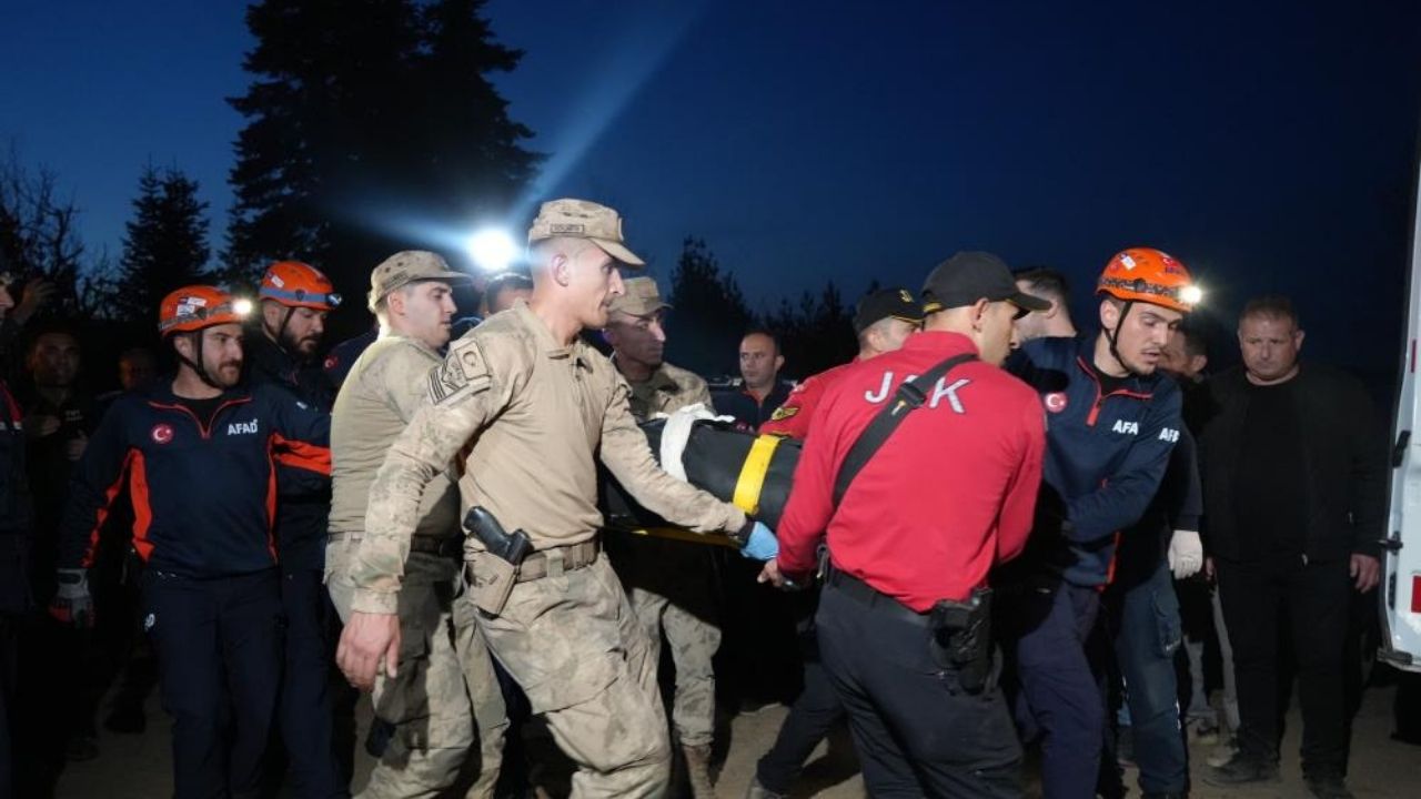 Kastamonu’da Cansız Bedenleri Bulunan Anne Ve Oğul İçin Otopsi Süreci Başladı (2)