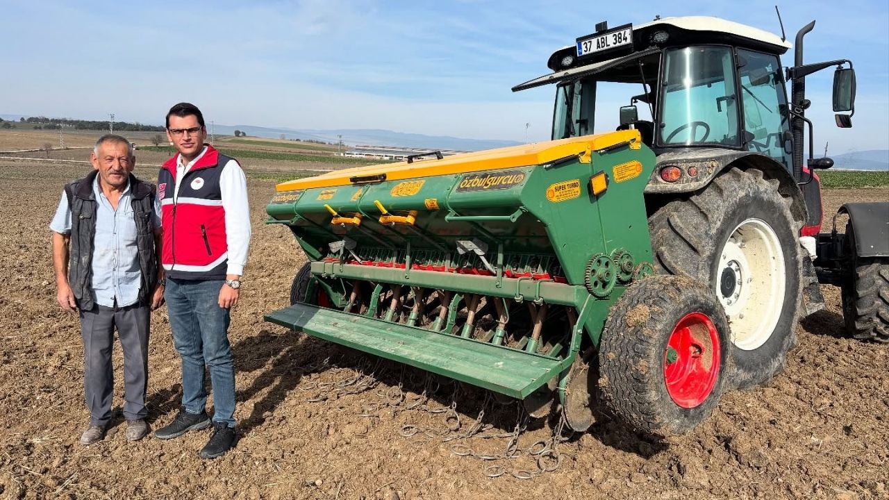 Kastamonu’da Çiftçiler Tarlada, Ekipler Sahada! Hububat Ekimi Aralıksız Sürüyor (4)