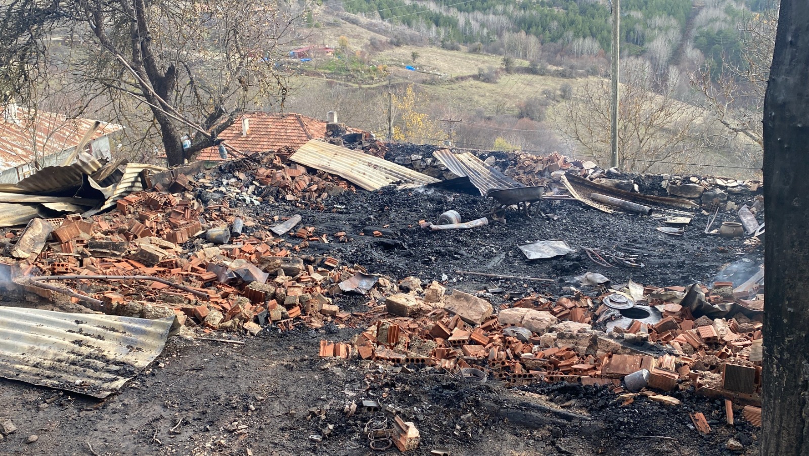 Kastamonu'da Feci Olay Alevlere Teslim Olan Evde Yanarak Yaşamını Yitirdi 2