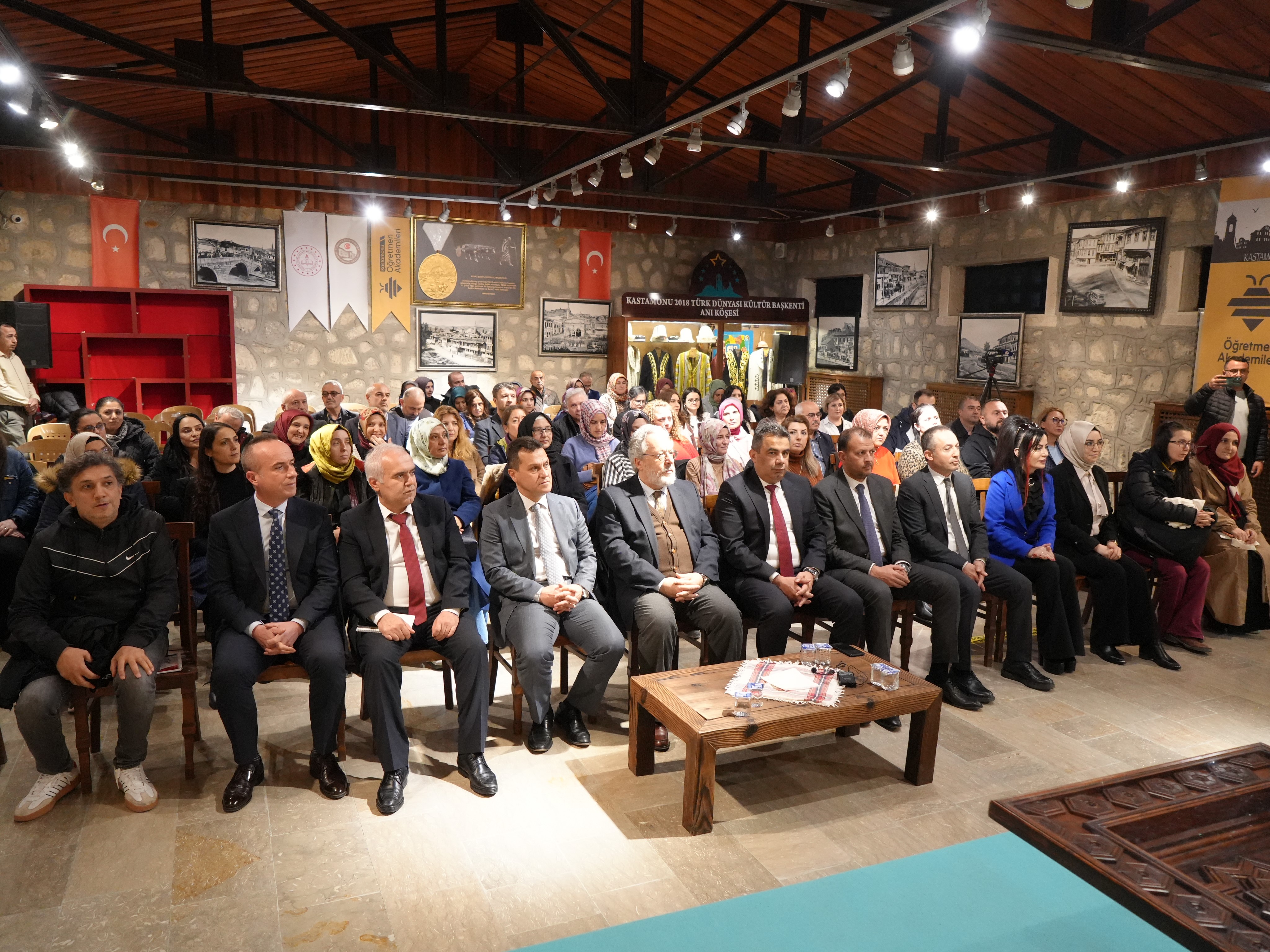 Kastamonu'da Konuşan Prof. Dr. Kılıç 'Suç Oluşmadan Önceki Aşamayı Ihmal Ediyoruz' 3