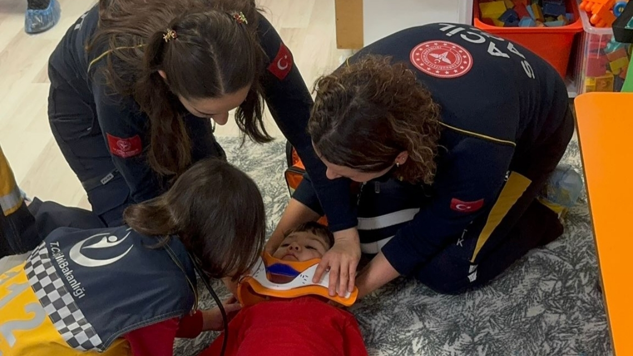 Kastamonu’da Minikler Ambulansla Tanıştı (1)