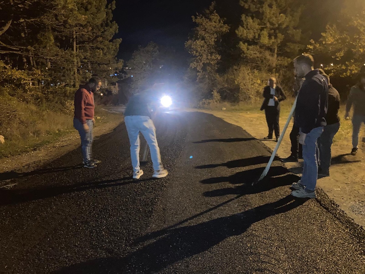 Kastamonu'nun Ilçesinde Asfalt Çalışmalarını Yerinde Inceledi 3