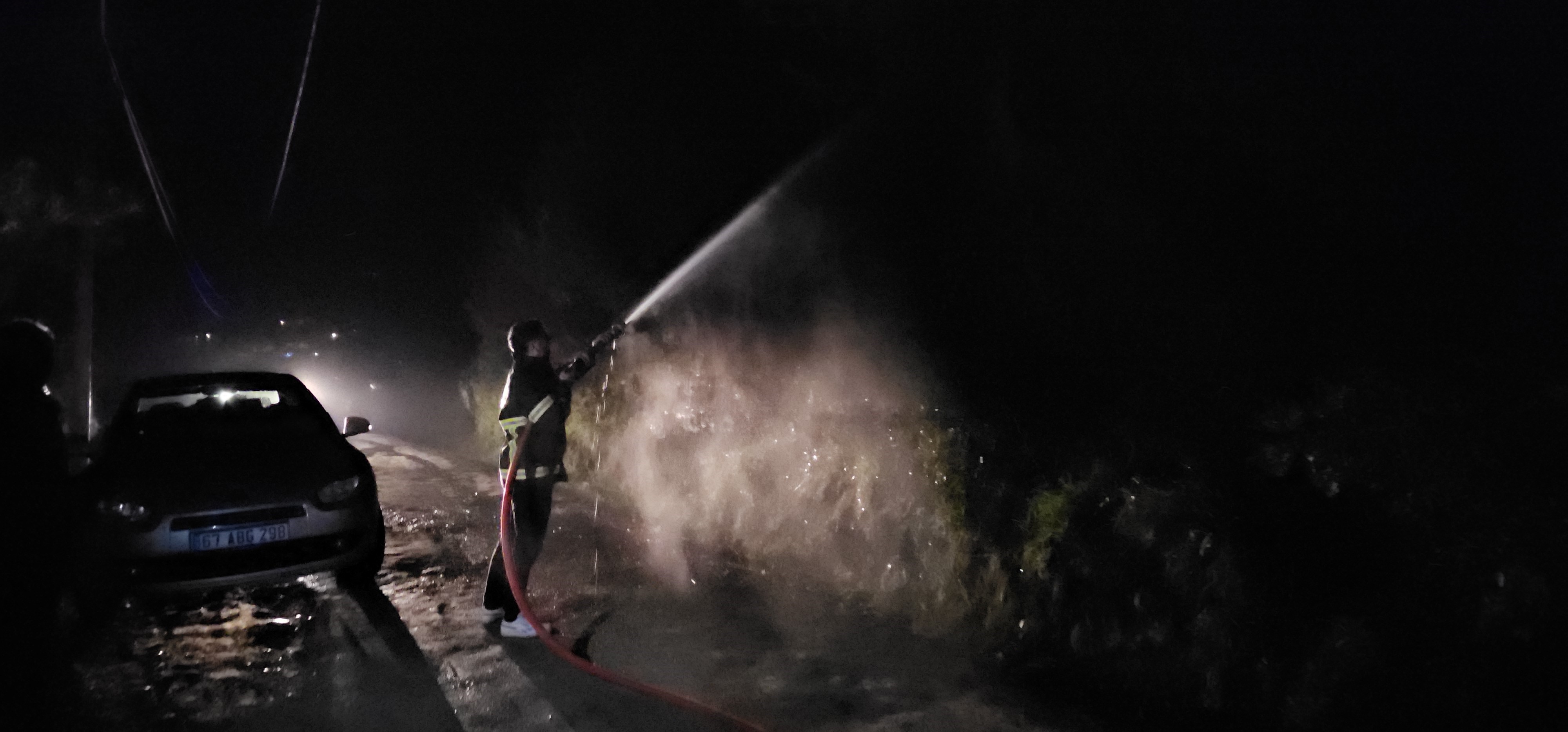 Kastamonu'nun Ilçesinde Gece Saatlerinde Alevler Yükseldi 4