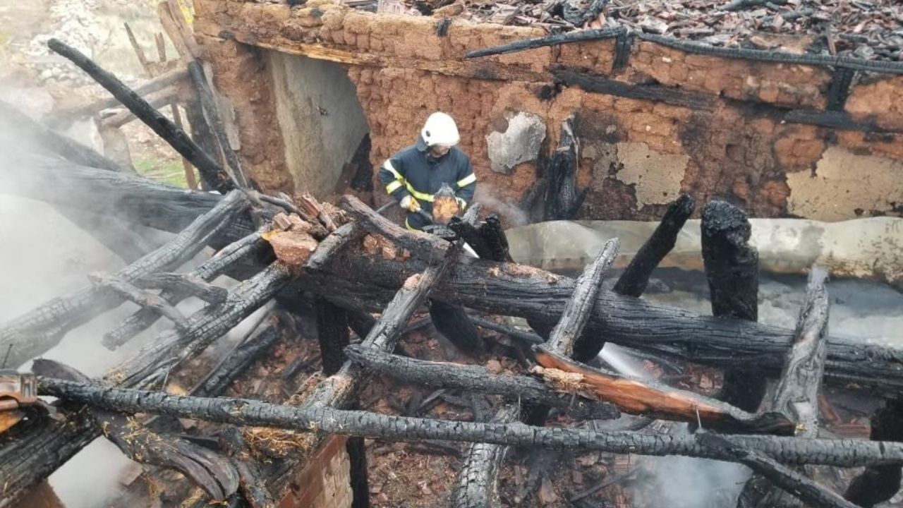 Kıyafetleri Yakmak İstediler, Felaketten Döndüler (1)