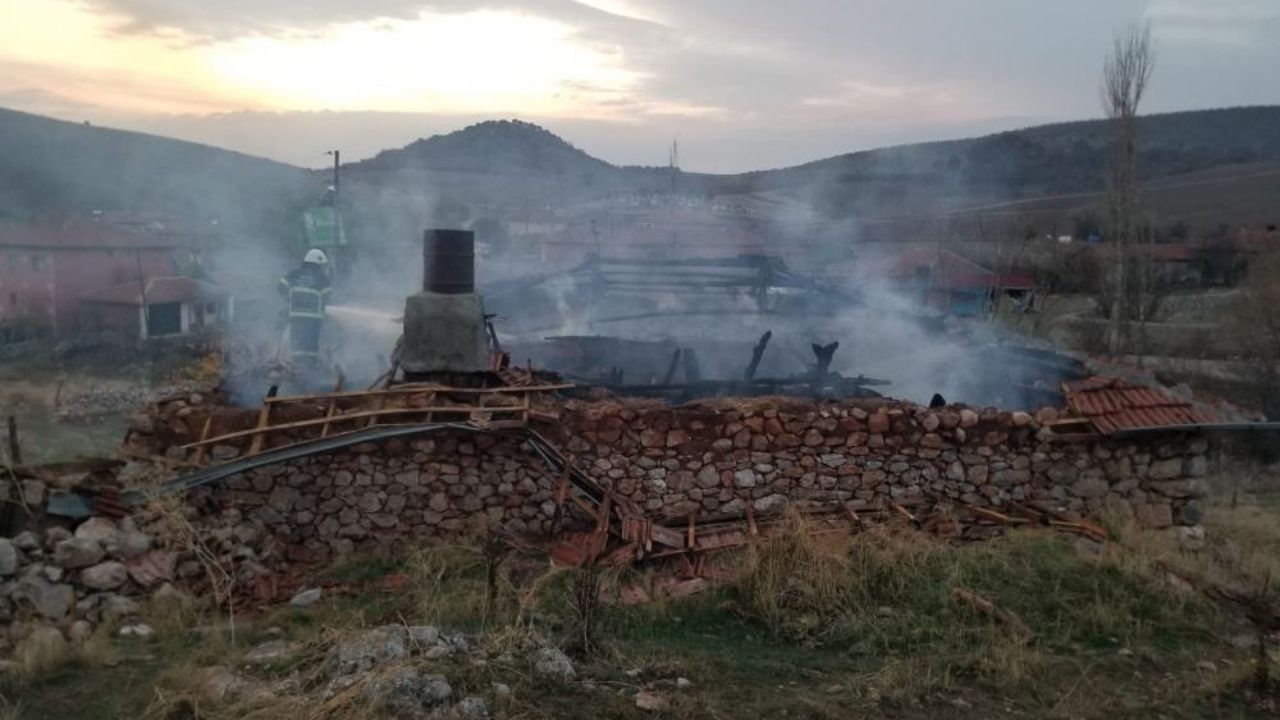 Kıyafetleri Yakmak İstediler, Felaketten Döndüler (4)