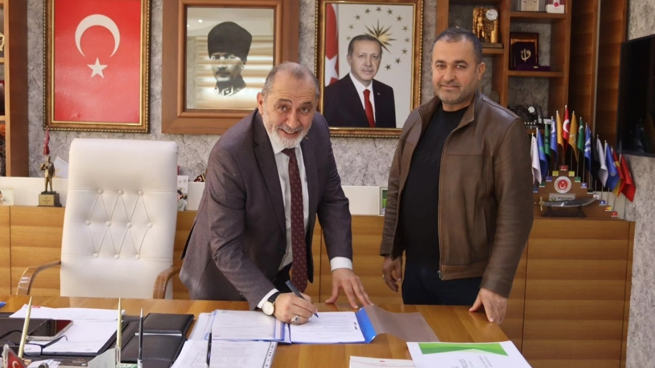 Küre’de Sözleşme İmzalandı Yeni Kapalı Halı Saha Yolda (2)