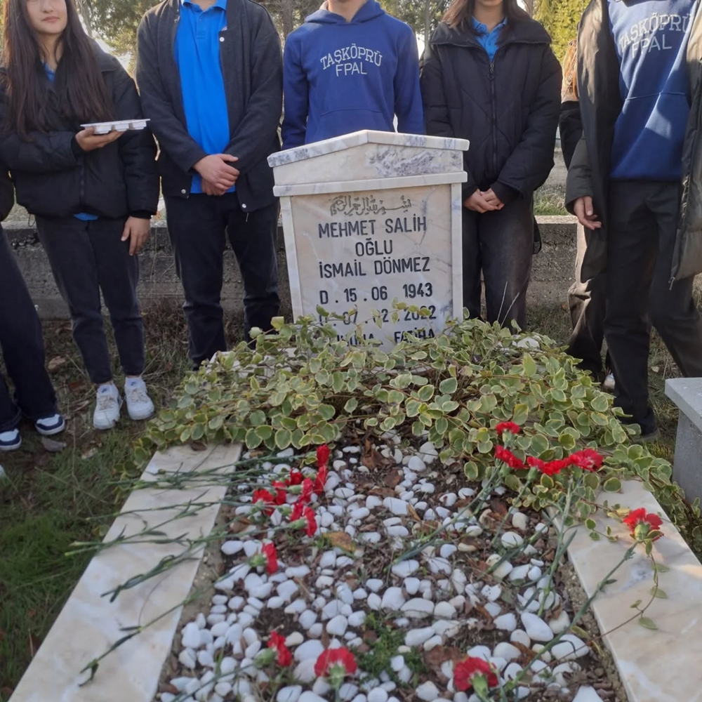 Öğretmenler Günü Taşköprü Mezar (3)