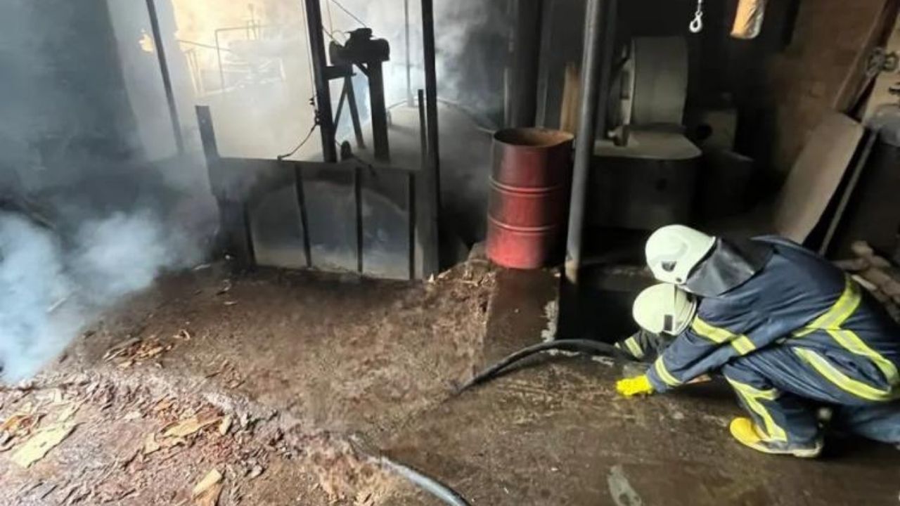 Sanayi Sitesi’nde Korku Dolu Anlar Esnaf Alevleri Fark Edip Hemen Bildirdi (1)