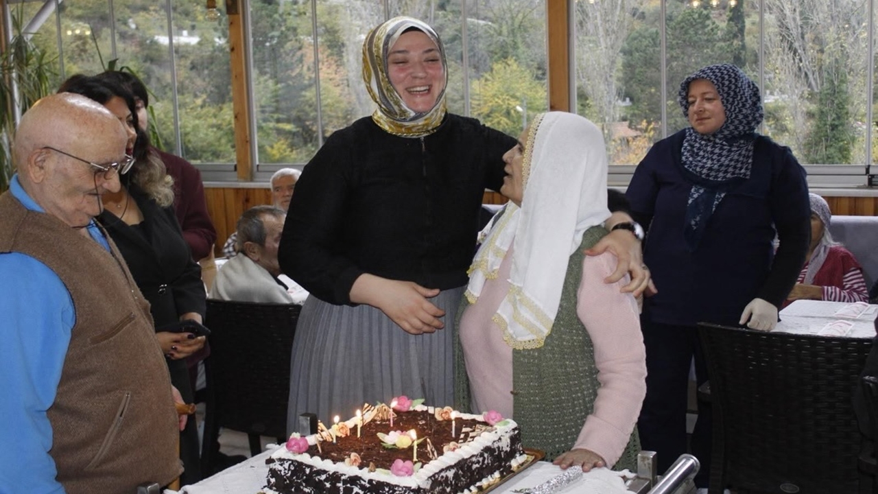 Sürpriz Doğum Günü (1)