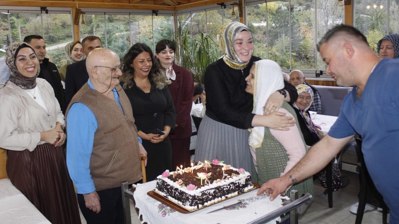 Sürpriz Doğum Günü (3)