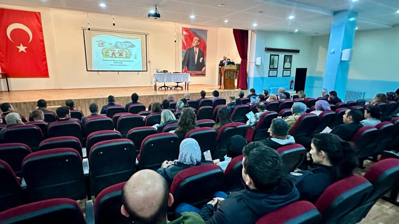 Taşköprü’de ‘Aile Yılı’ Söyleşisi Ebeveyn Tutumları Masaya Yatırıldı (10)