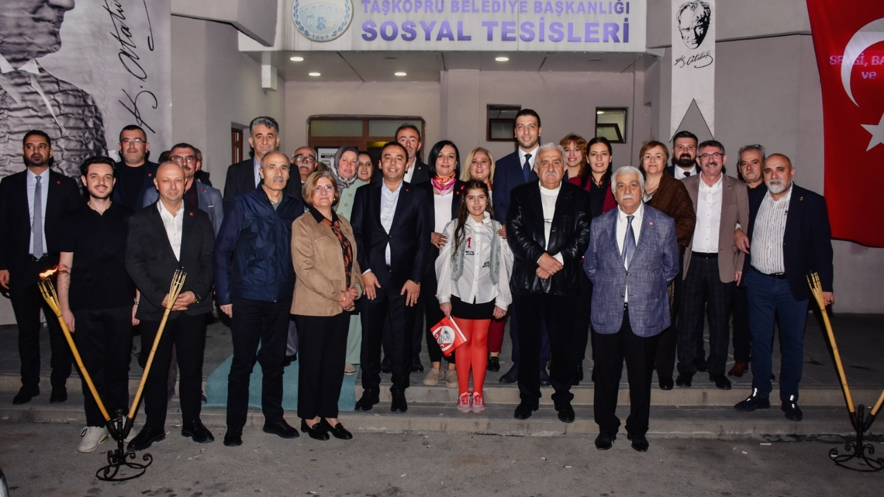 Taşköprü’de Cumhuriyet Coşkusu Add’nin Geleneksel Cumhuriyet Yemeğine Rekor Katılım! (12)