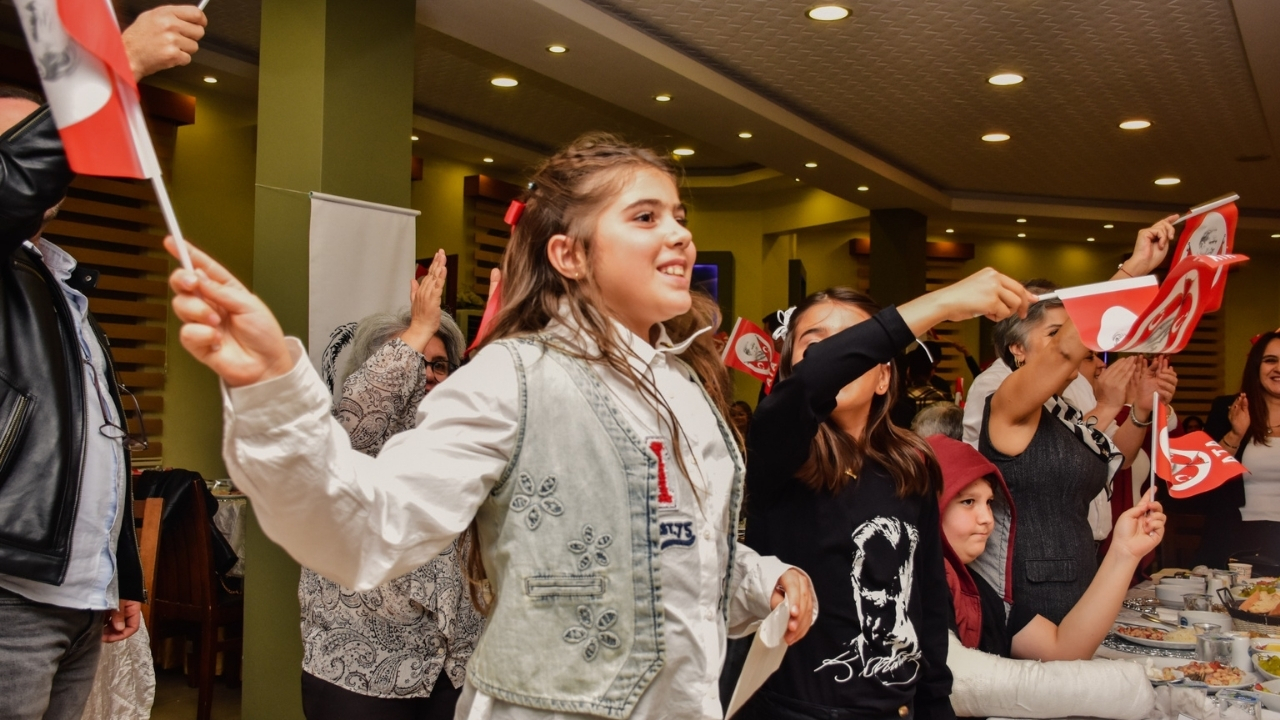 Taşköprü’de Cumhuriyet Coşkusu Add’nin Geleneksel Cumhuriyet Yemeğine Rekor Katılım! (8)