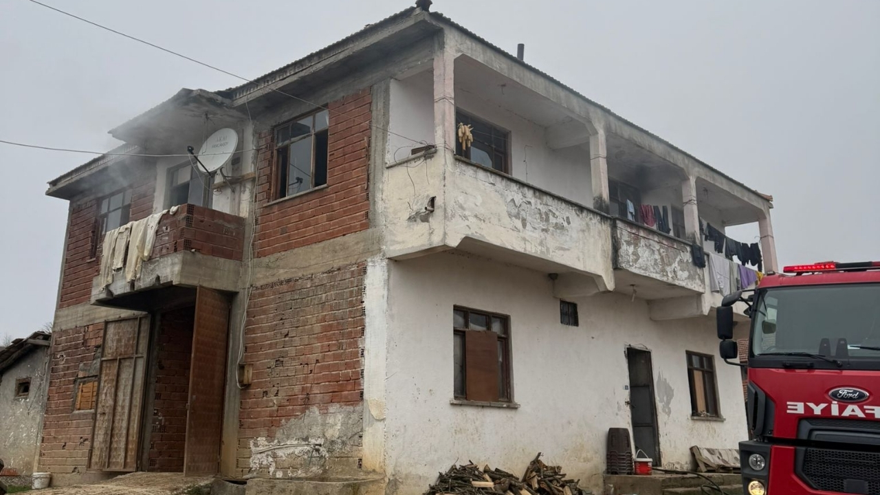 Taşköprü’de Korku Dolu Dakikalar İki Katlı Binada Yangın Çıktı (6)