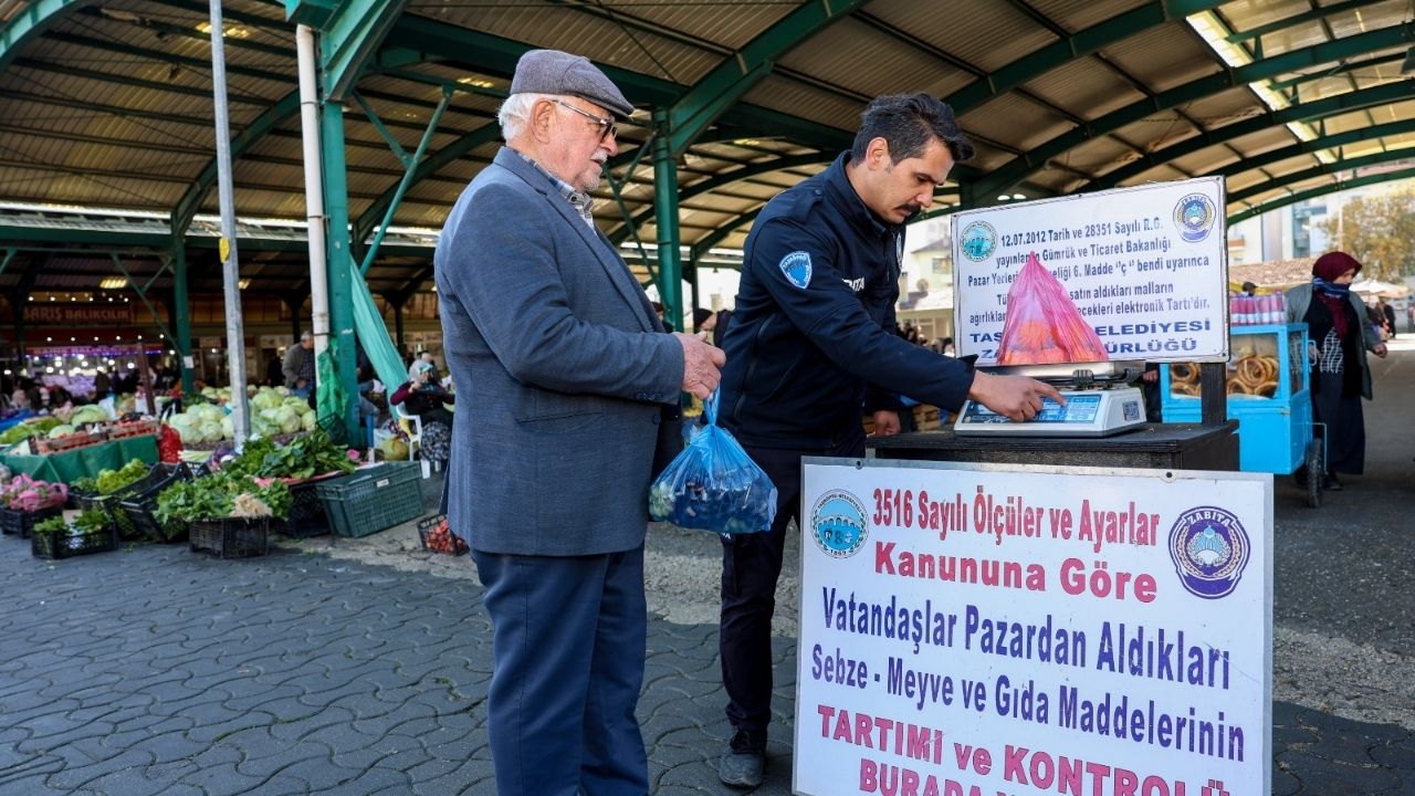 Taşköprü’de Pazar Denetimleri Arttı Zabıta Tartıları Tek Tek Kontrol Ediyor (1)