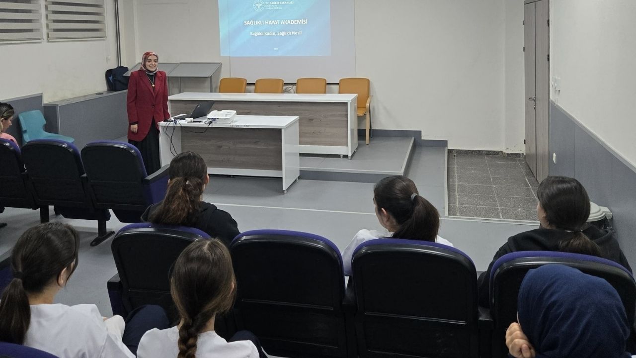 Taşköprü’de Saha Eğitimleri Başladı Gençlere Sağlık Bilinci Aşılanıyor (5)