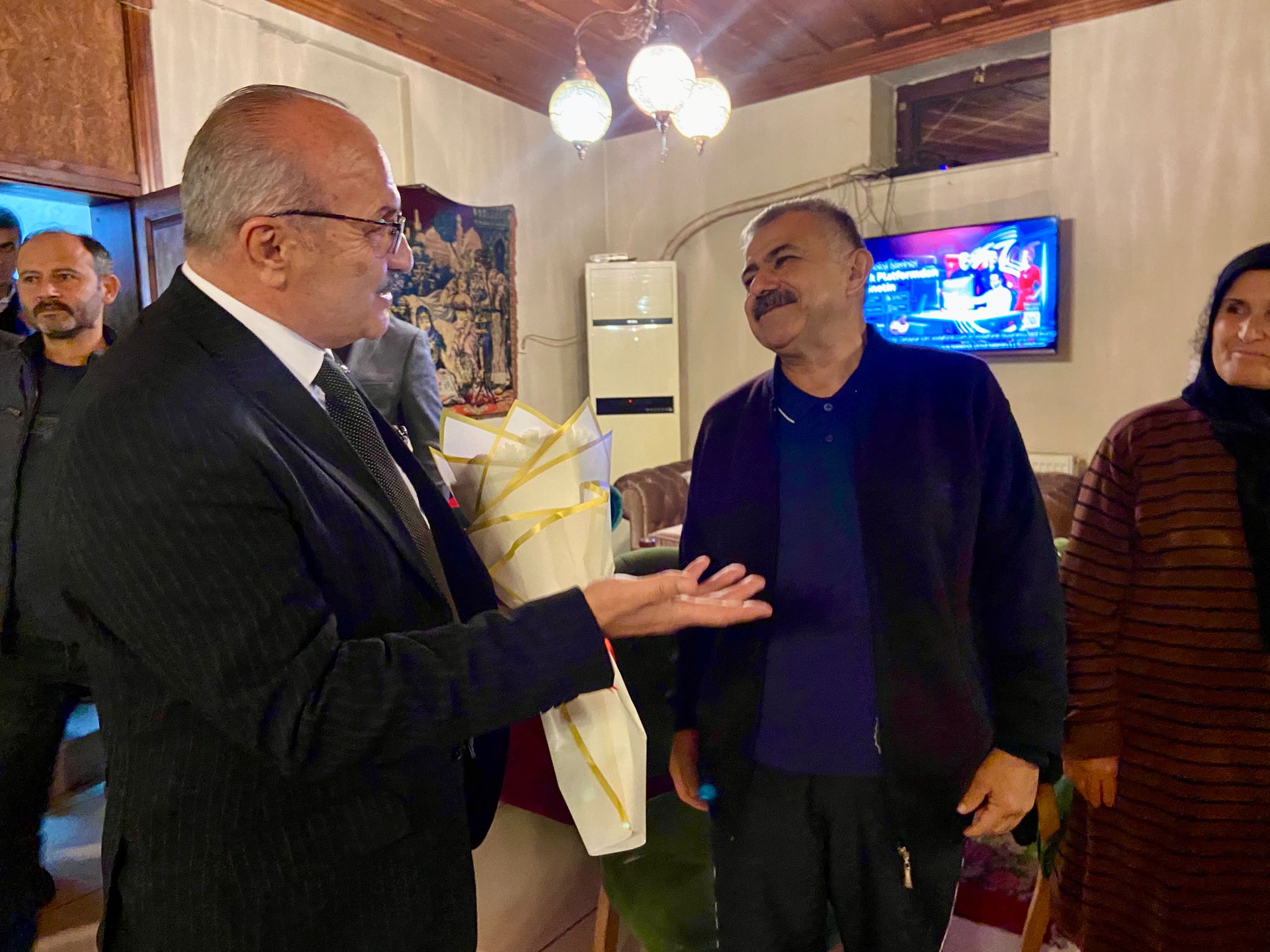 Taşköprü'de Tedavi Gören Öğretmene Başkan Arslan'dan Anlamlı Ziyaret!