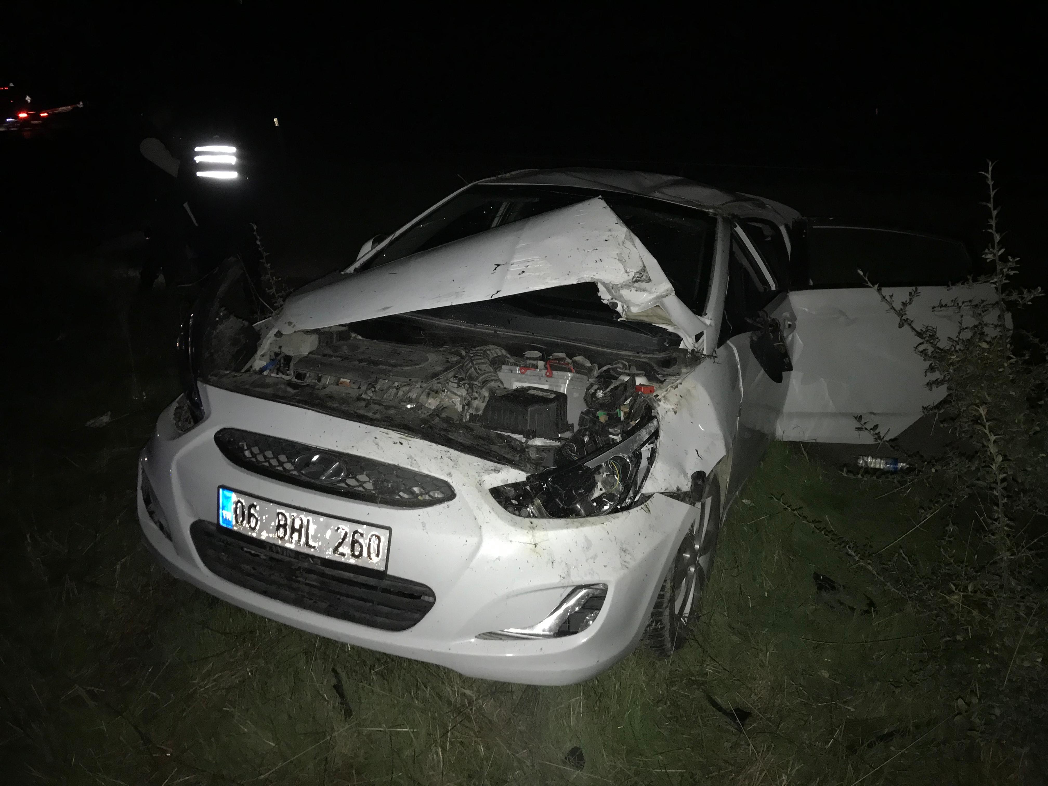 Tır Otomobile Çarptı Feci Kazada 2 Kişi Yaralandı 1