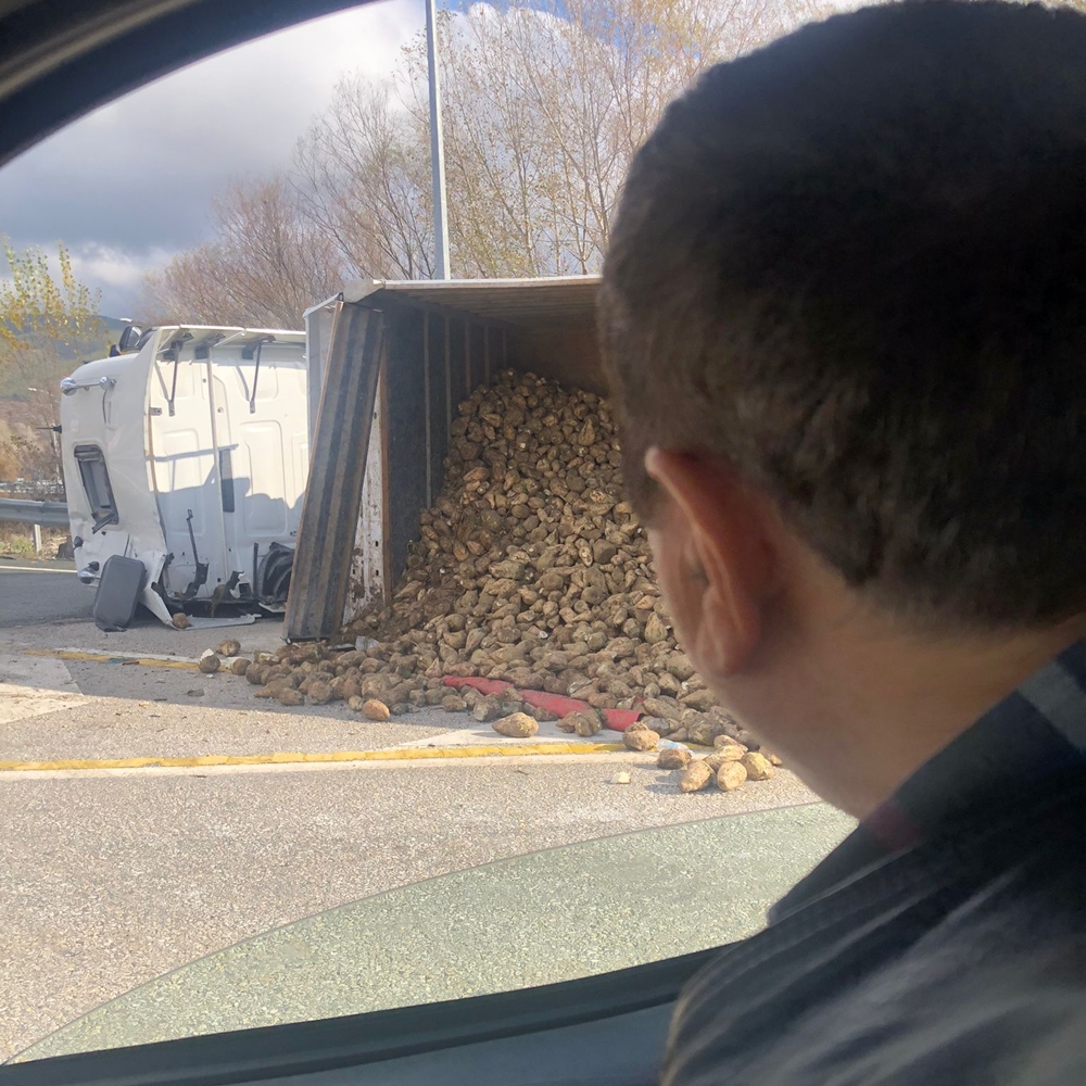 Tosya Yol Ayrımı Pancar Yüklü (2)