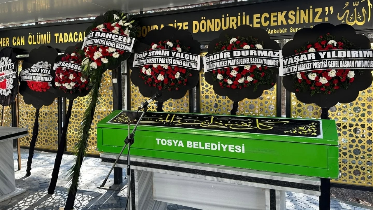 Tosya’da Ülkücü Hareketin Çınarı Dualarla Ebediyete Uğurlandı (1)