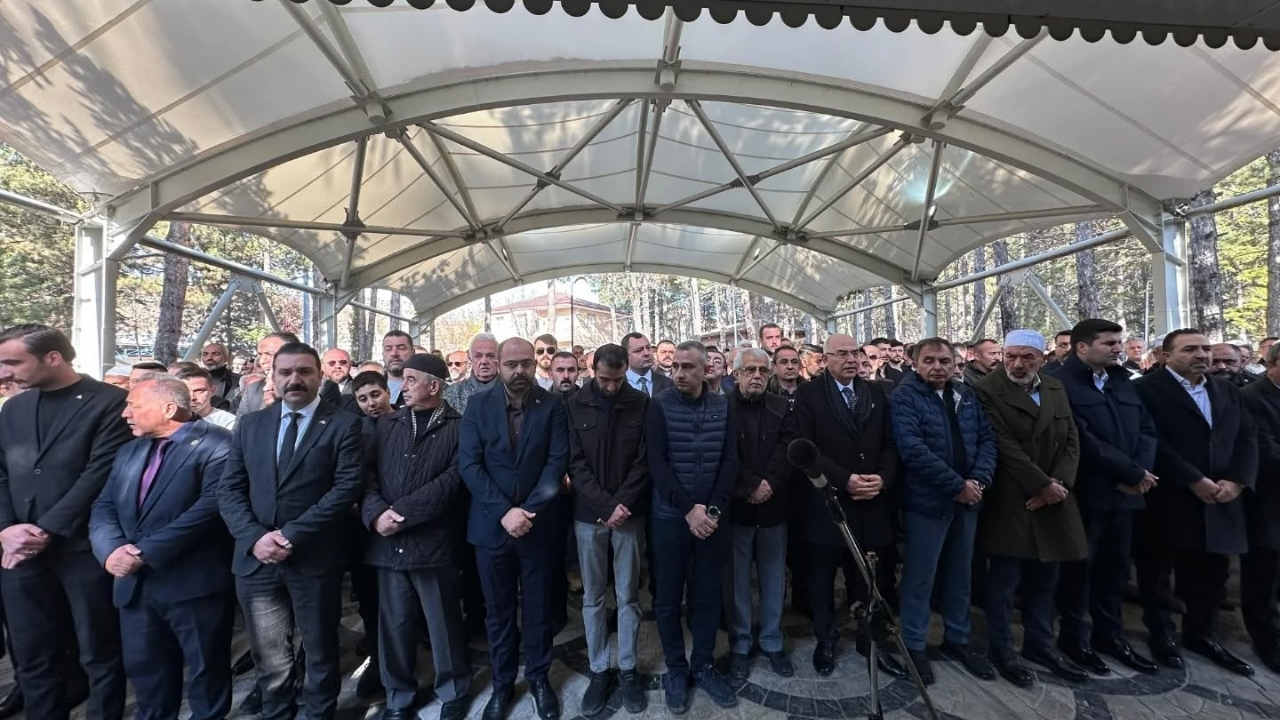 Tosya’da Ülkücü Hareketin Çınarı Dualarla Ebediyete Uğurlandı (2)