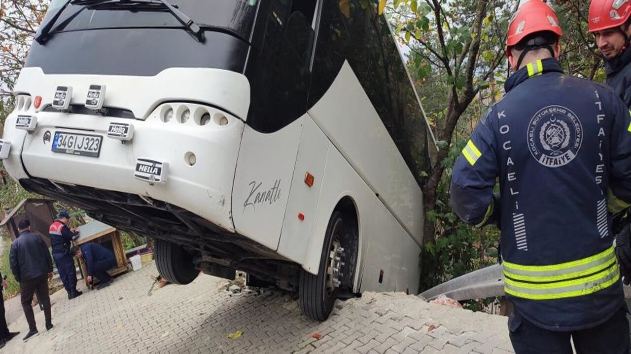 Tur Otobüsü Uçtu (2)