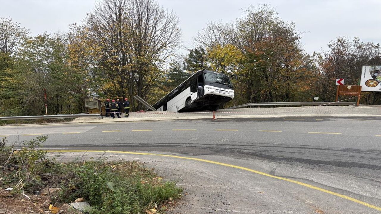 Tur Otobüsü Uçtu (3)