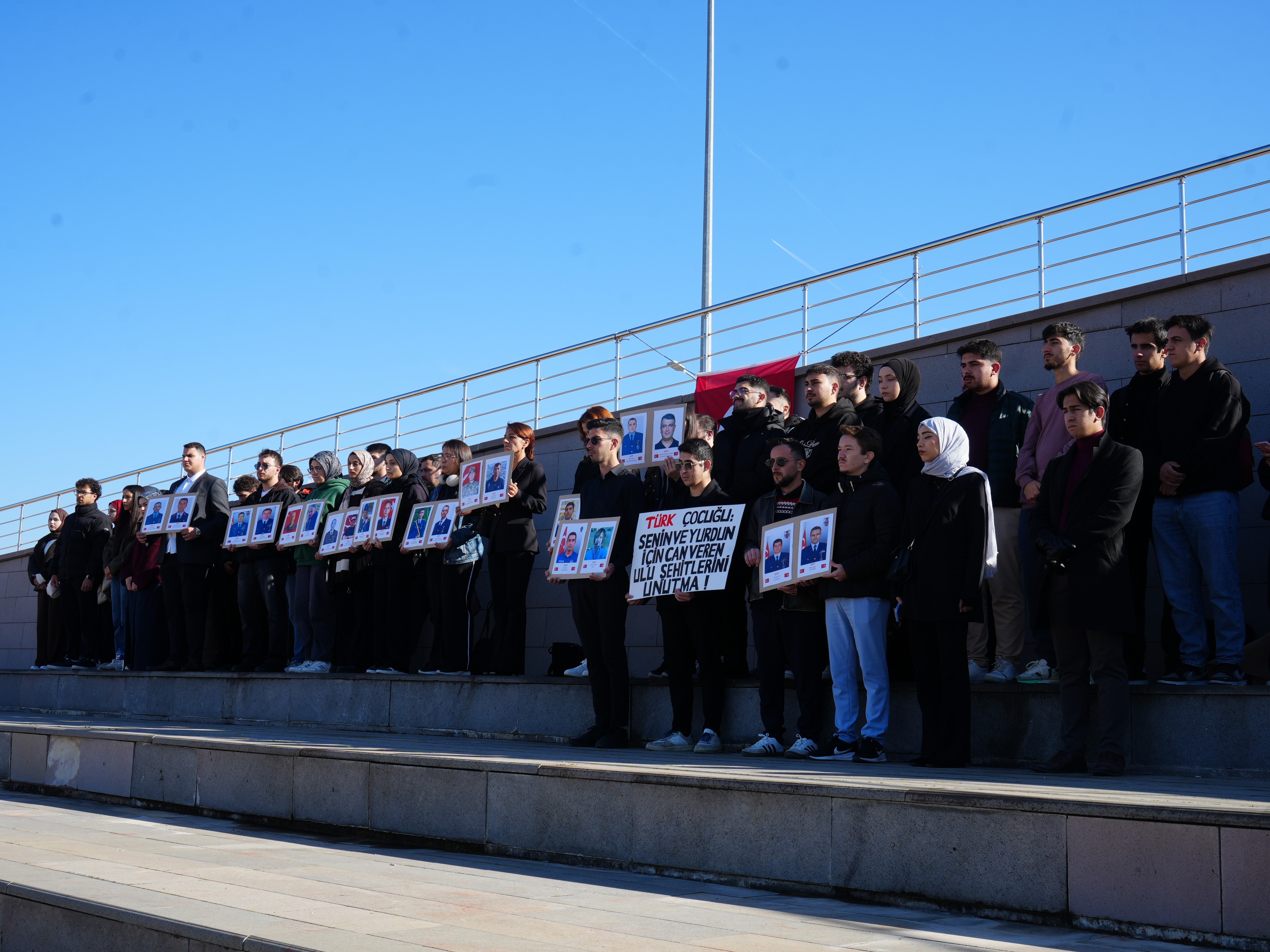 Üniversite Öğrencileri Kastamonu'da Şehitleri Andı 2
