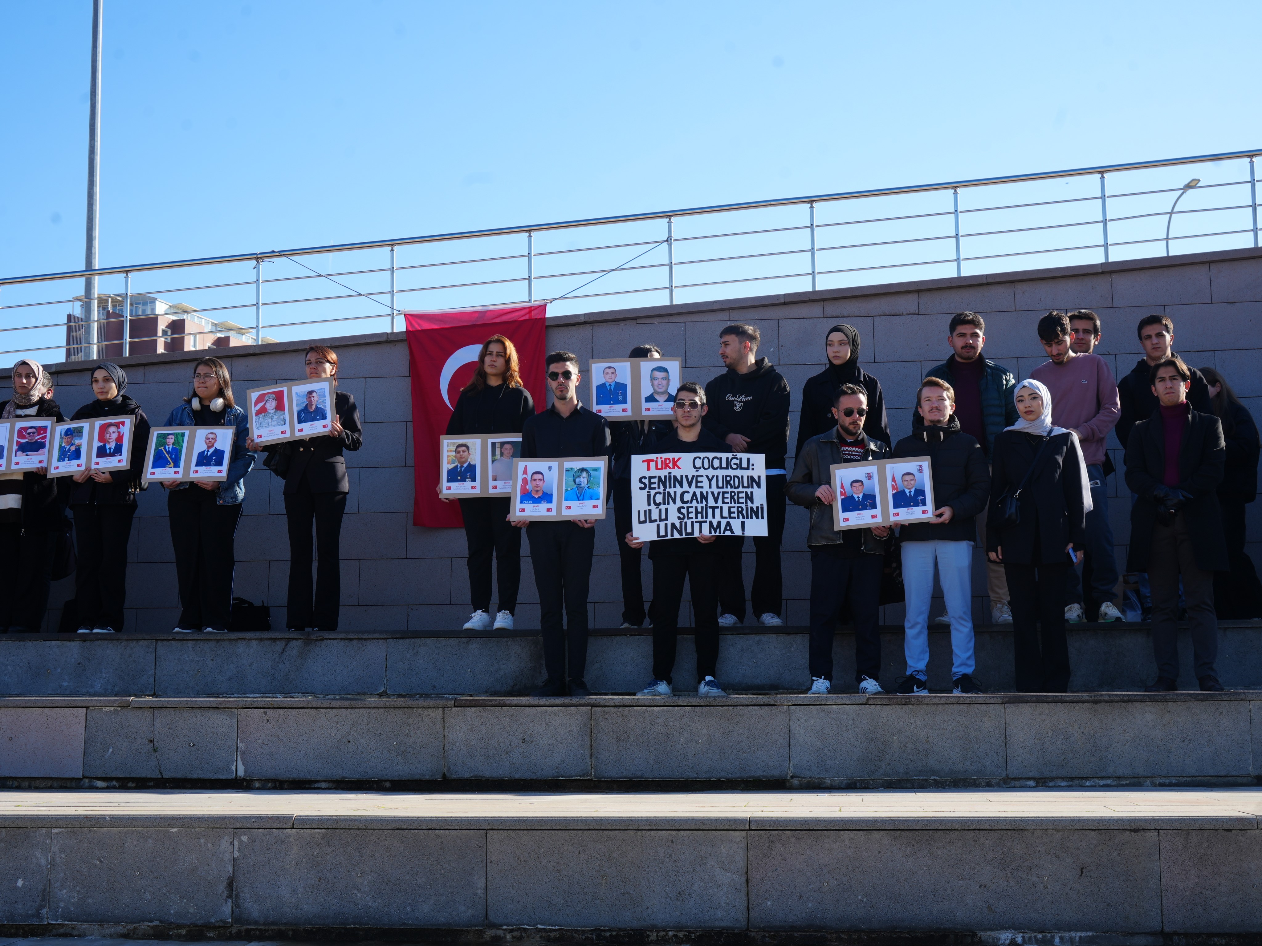 Üniversite Öğrencileri Kastamonu'da Şehitleri Andı 22