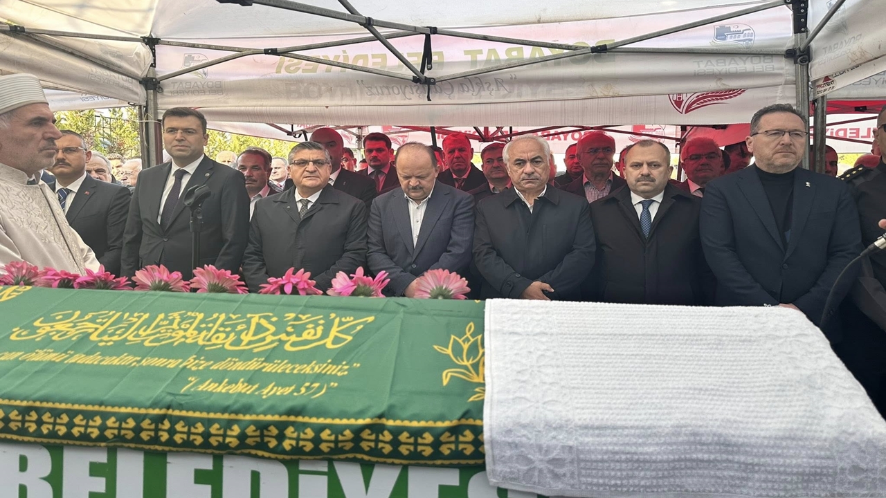 Vali Dallı Anne (1)