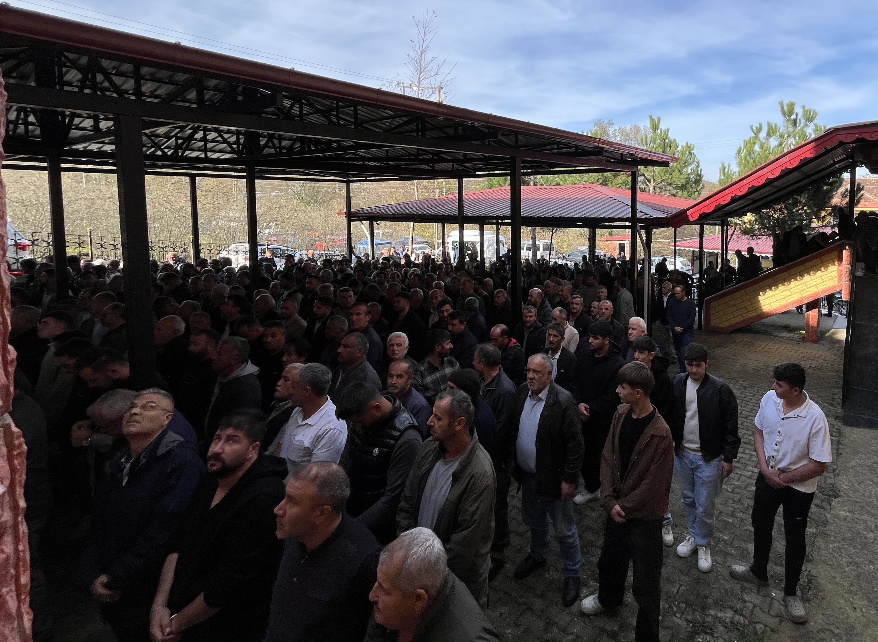 Yaşamını Yitiren 6. Sınıf Öğrencisi Toprağa Verildi Ağabeyi De 6 Yaşındayken Vefat Etmiş! 12