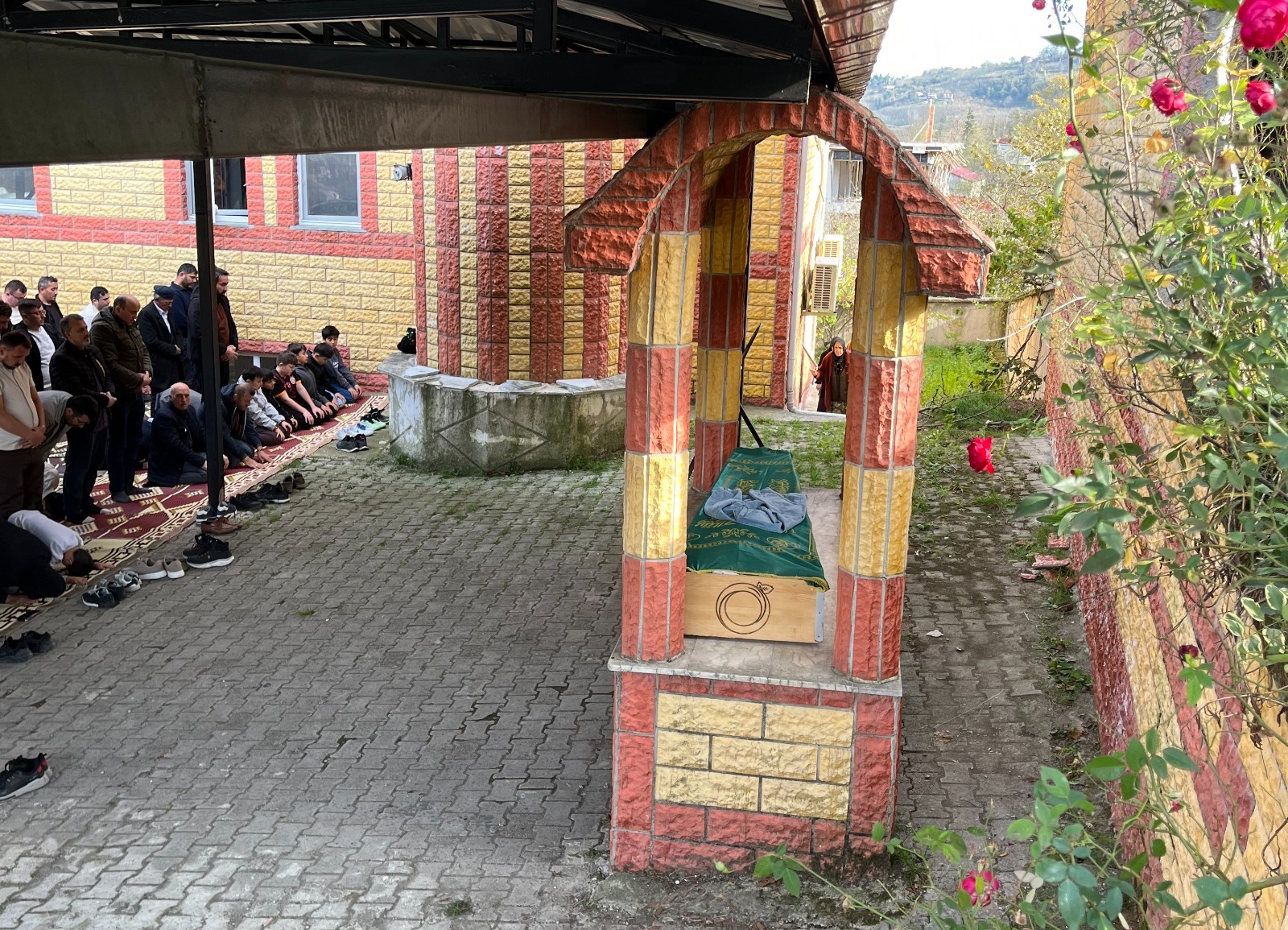 Yaşamını Yitiren 6. Sınıf Öğrencisi Toprağa Verildi Ağabeyi De 6 Yaşındayken Vefat Etmiş! 4