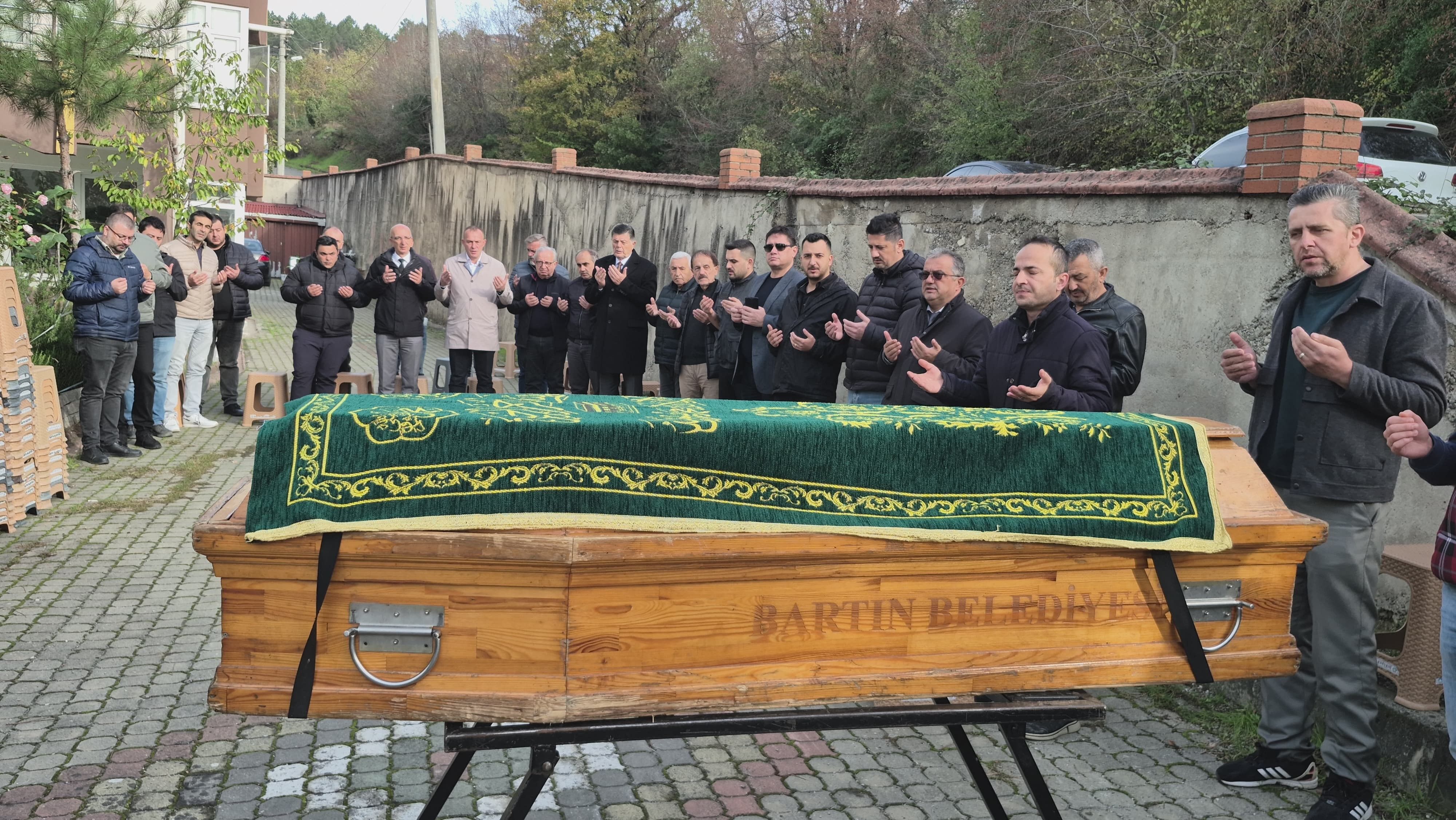 Yaşamını Yitiren Gazeteci, Evine Son Kez Götürüldü 1