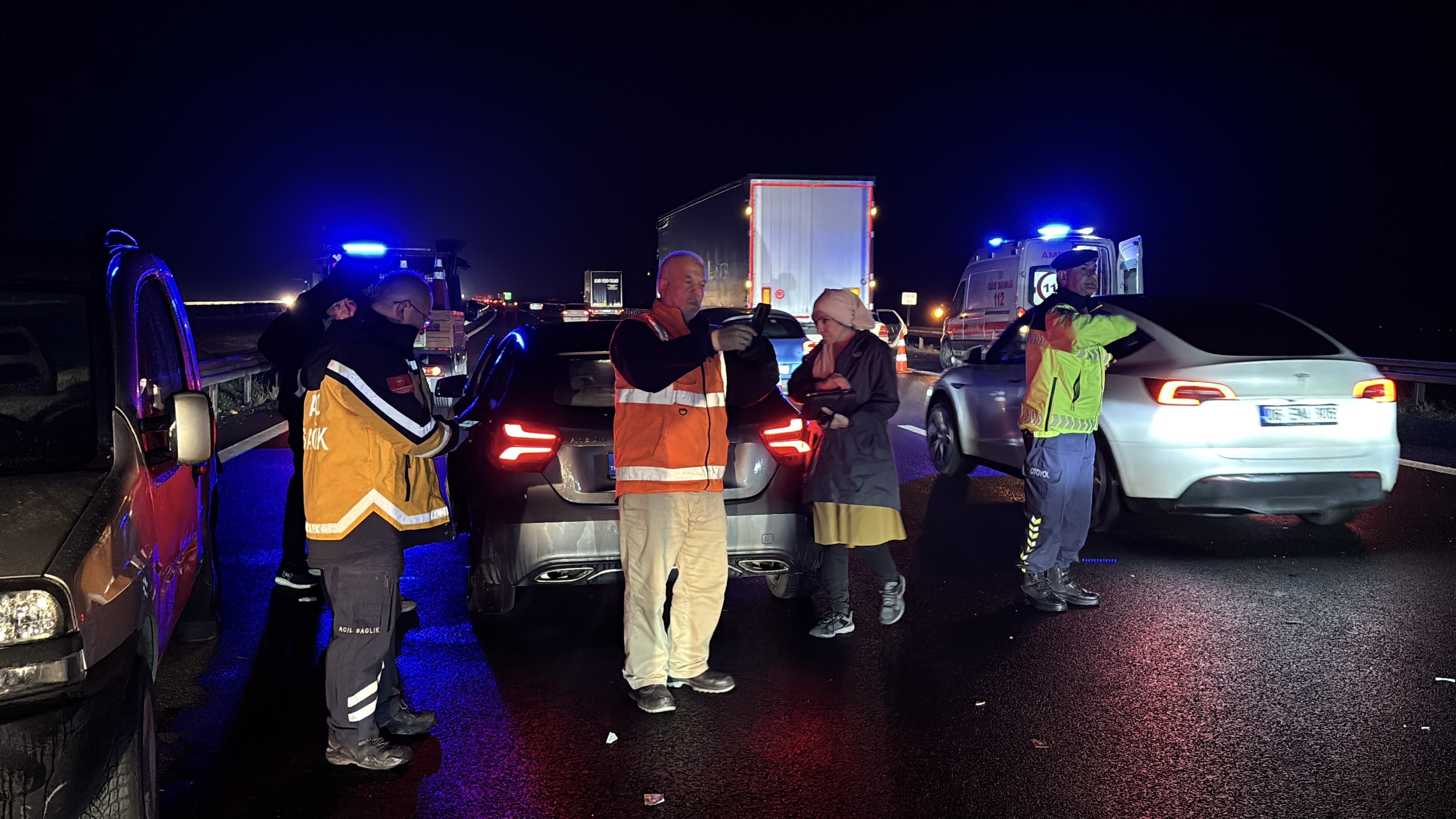 3 Araç Birbirine Girdi Feci Kazada 7 Kişi Yaralandı 6