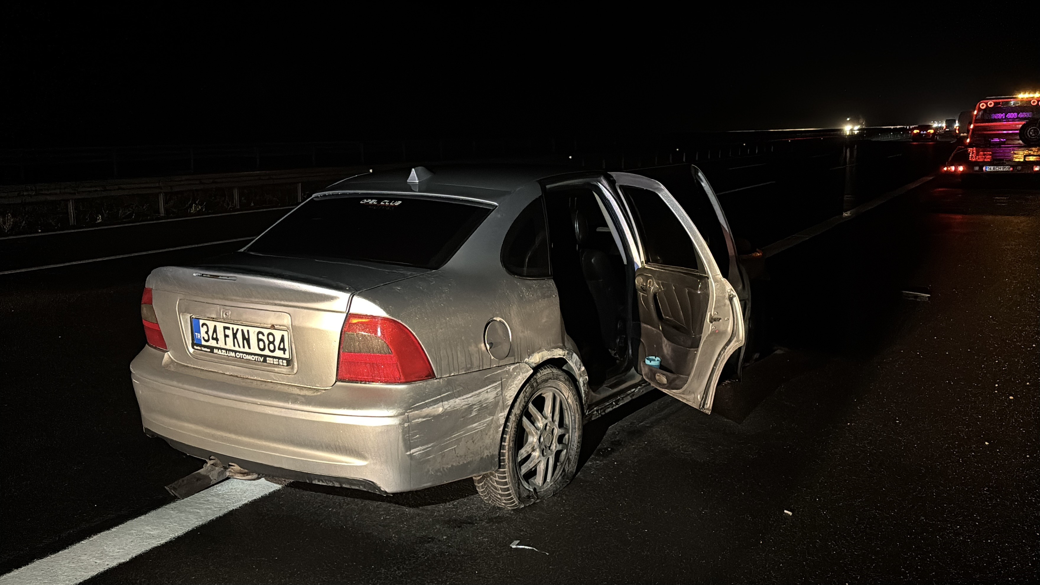 3 Araç Birbirine Girdi Feci Kazada 7 Kişi Yaralandı 8