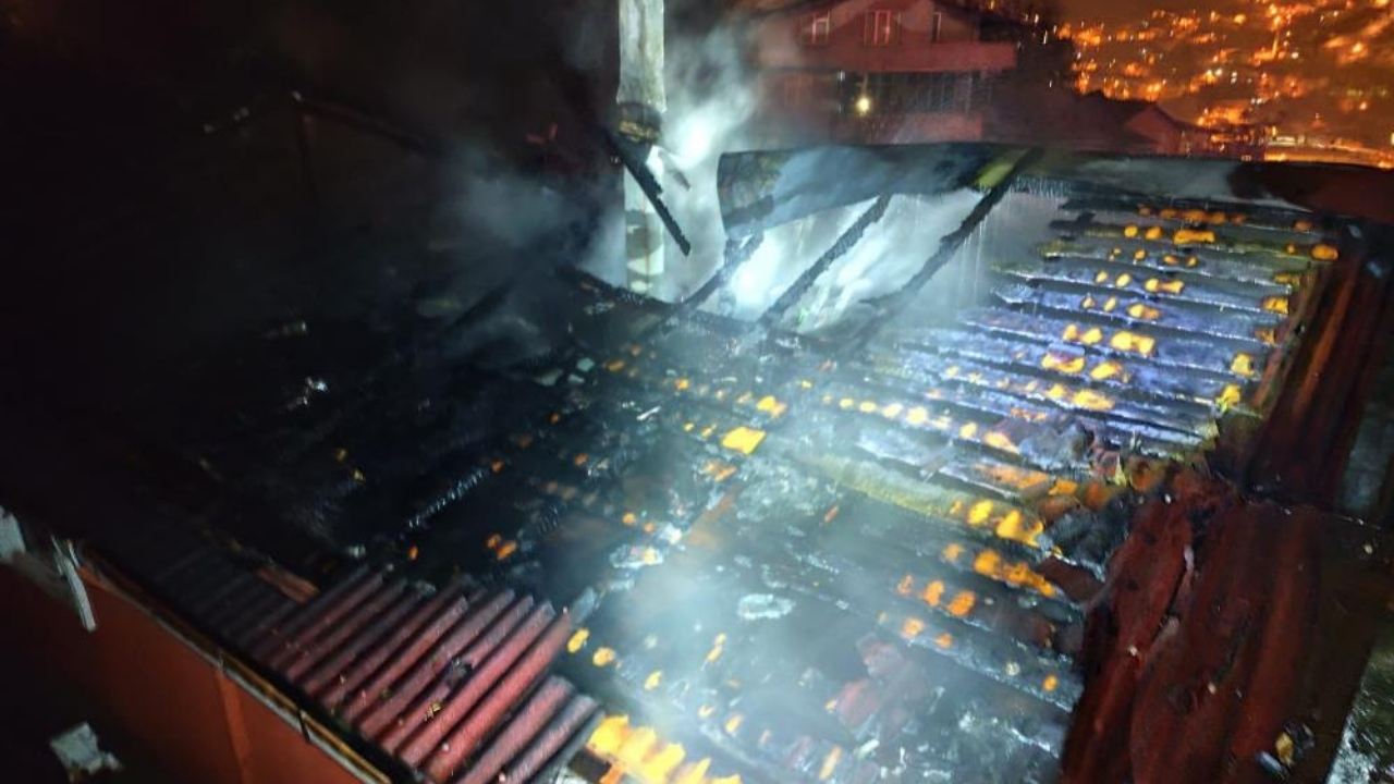 Alevlerin Ortasında Kaldı Minik Can Için Zamanla Yarışıldı (2)