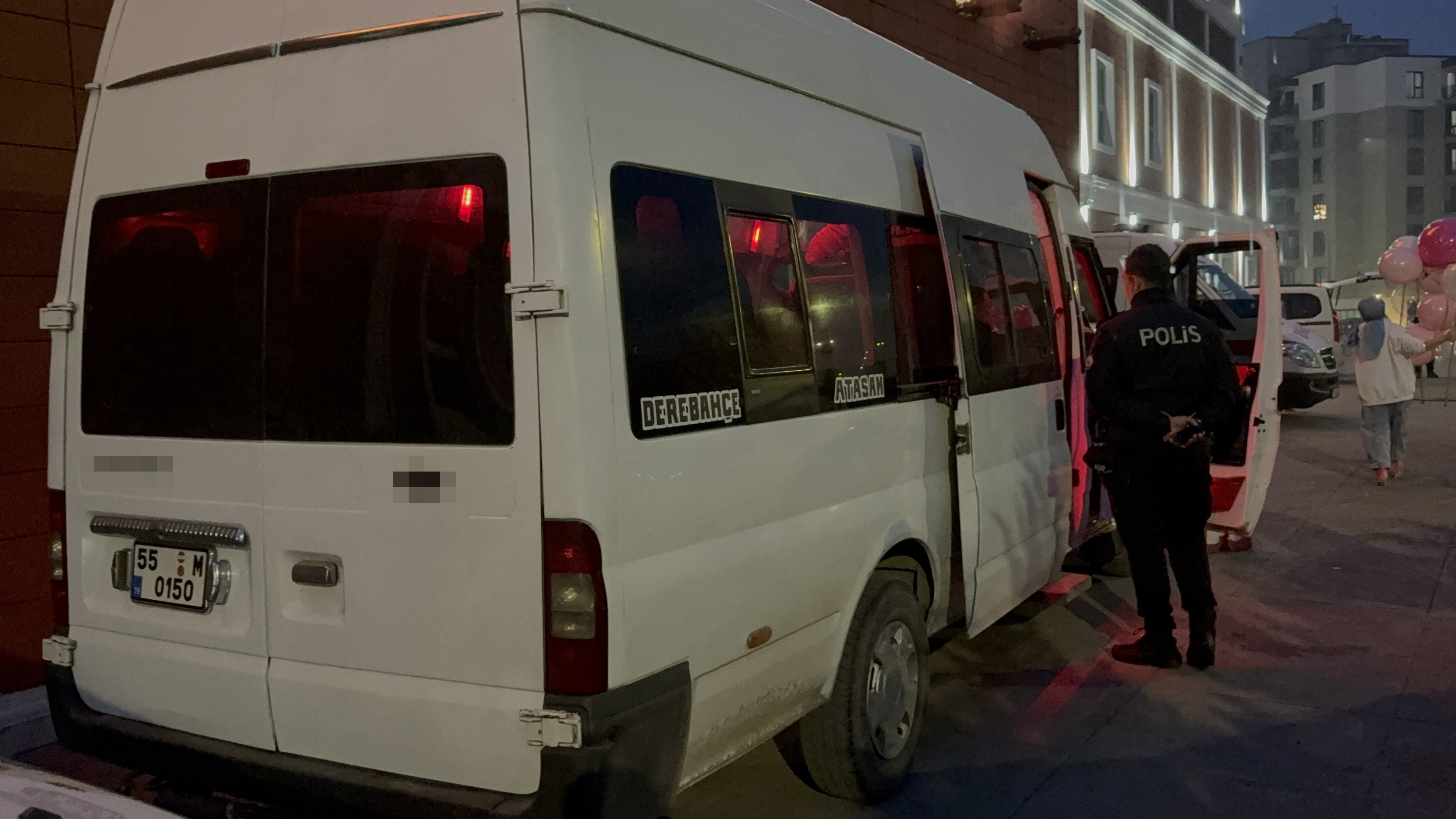 Aracında Silahlı Saldırıya Uğradı Servis Şoförü Hastanelik Oldu! 8