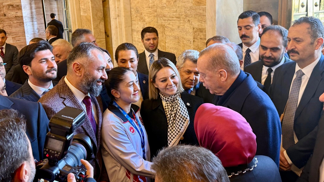 Asuman Çığlıoğlu Tbmm Cumhurbaşkanı Erdoğan (6)