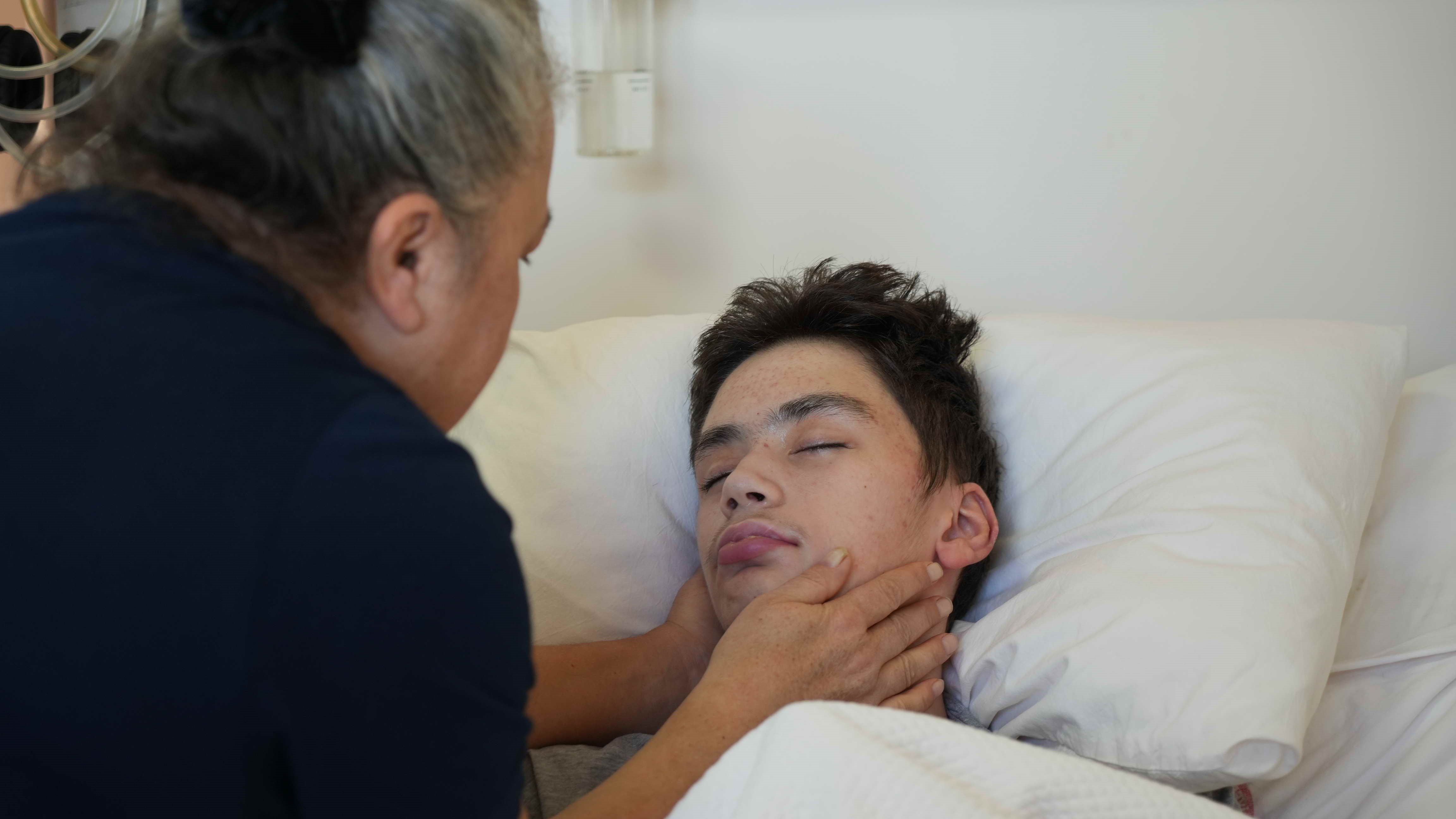 Ayağıma Bastın Kavgası 14 Yaşındaki Çocuğu Yatağa Mahkum Etti 24