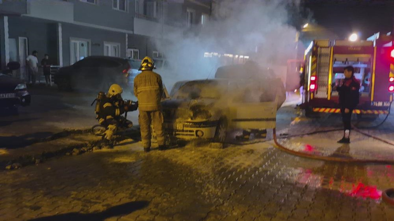 Bartın Otomobil Yangın Itfaiye (3)